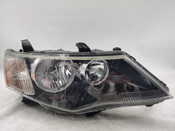 MITSUBISHI OUTLANDER 2006-2009 HALOGEN R.H.S HEADLIGHT ASSEMBLY