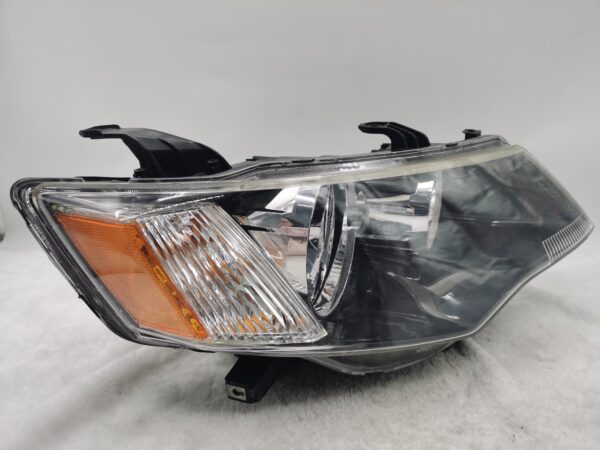 MITSUBISHI OUTLANDER 2006-2009 HALOGEN R.H.S HEADLIGHT ASSEMBLY