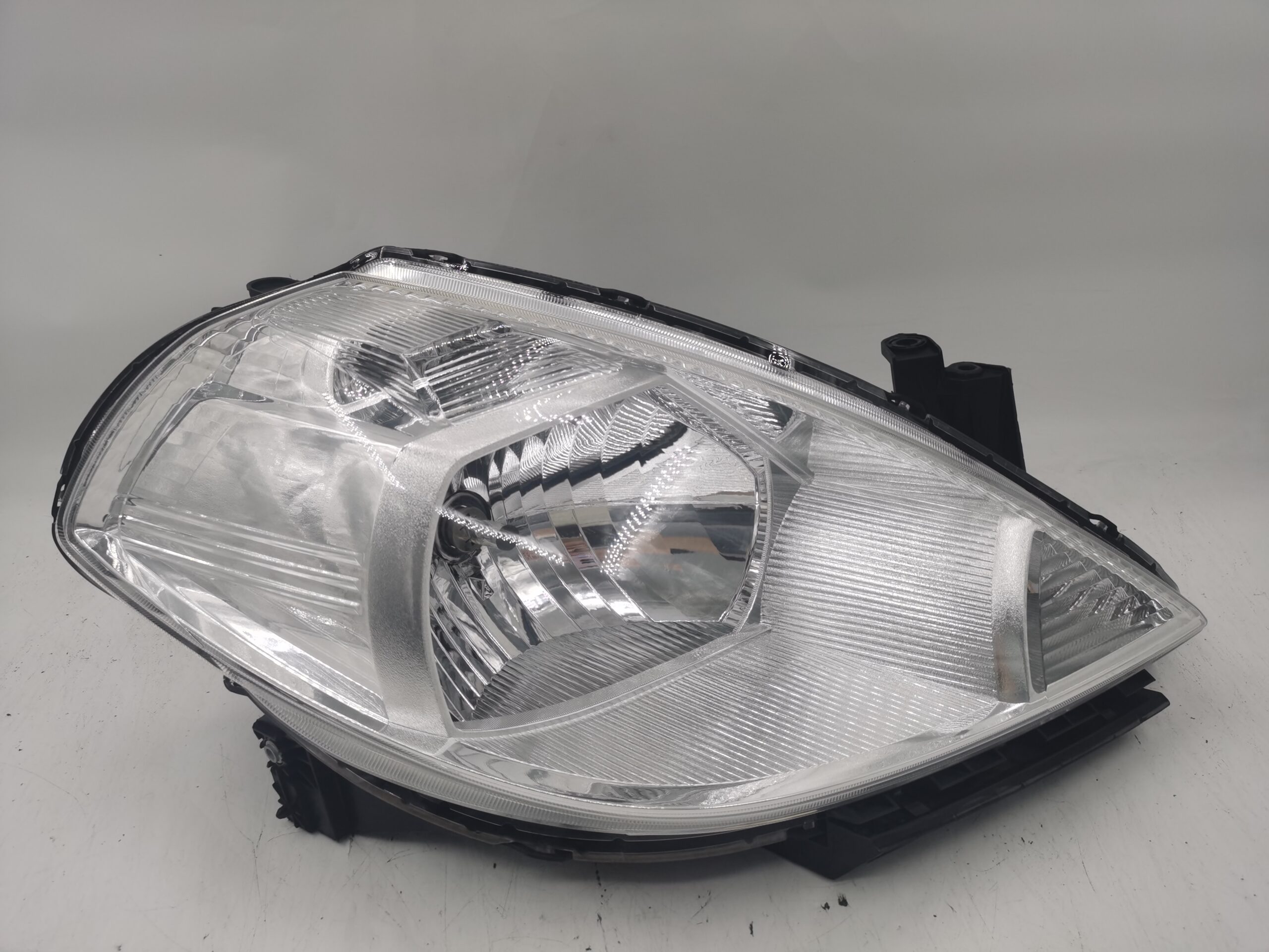 NISSAN TIIDA DBA-C11 2004-2008 HALOGEN R.H.S HEADLIGHT ASSEMBLY