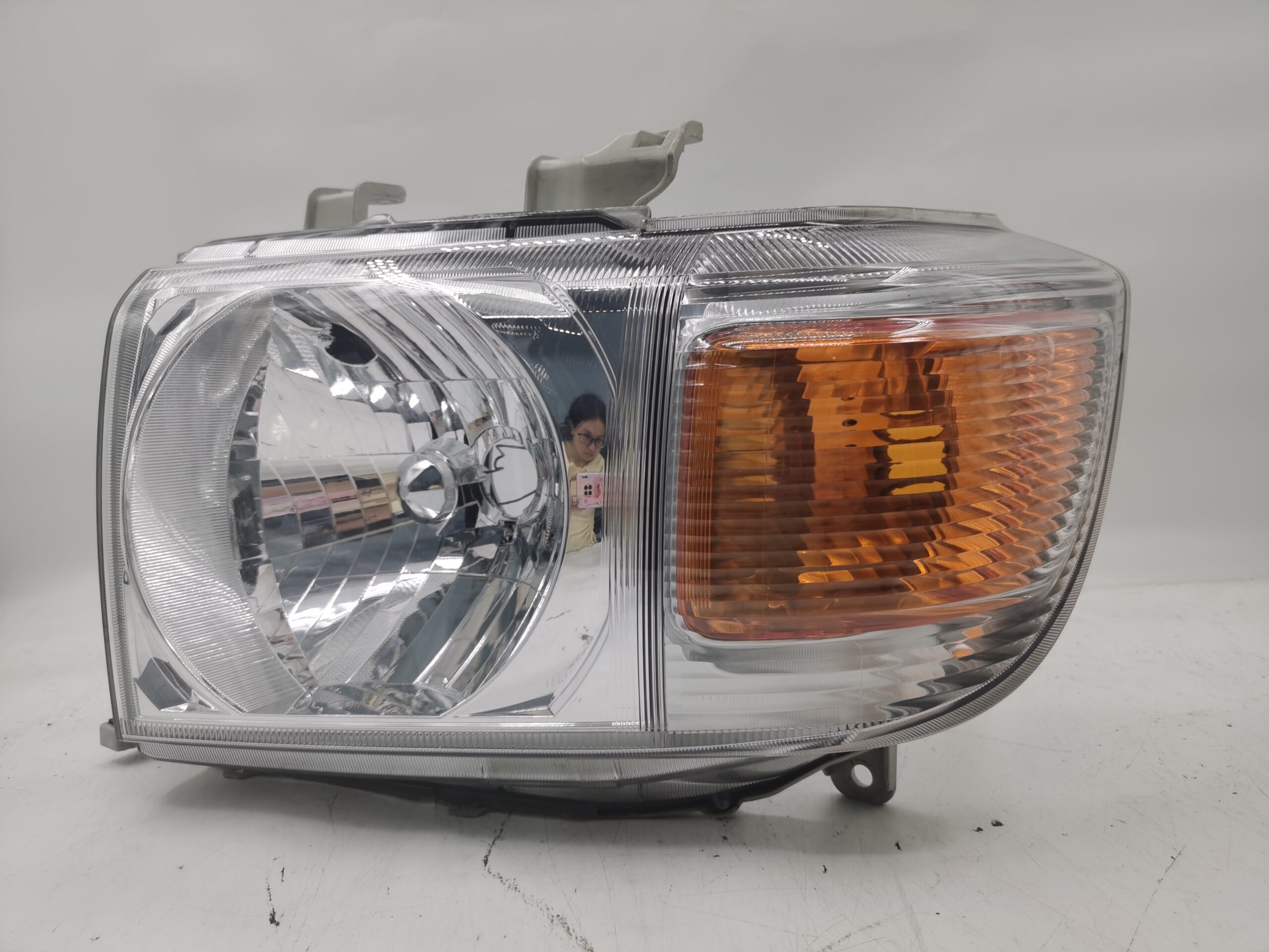 TOYOTA LANDCRUISER 70 SERIES VDJ76R 2006-2008 HALOGEN L.H.S HEADLIGHT ASSEMBLY