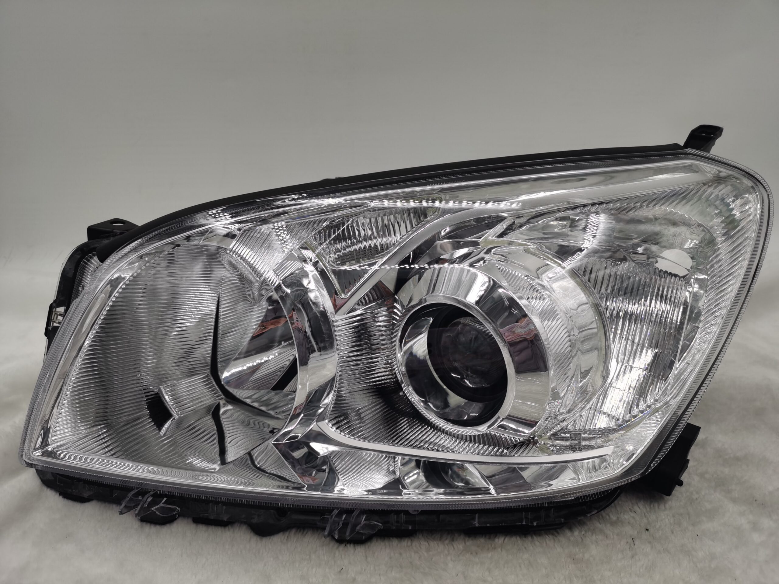 TOYOTA RAV4 III 2009-2012 HALOGEN L.H.S HEADLIGHT ASSEMBLY