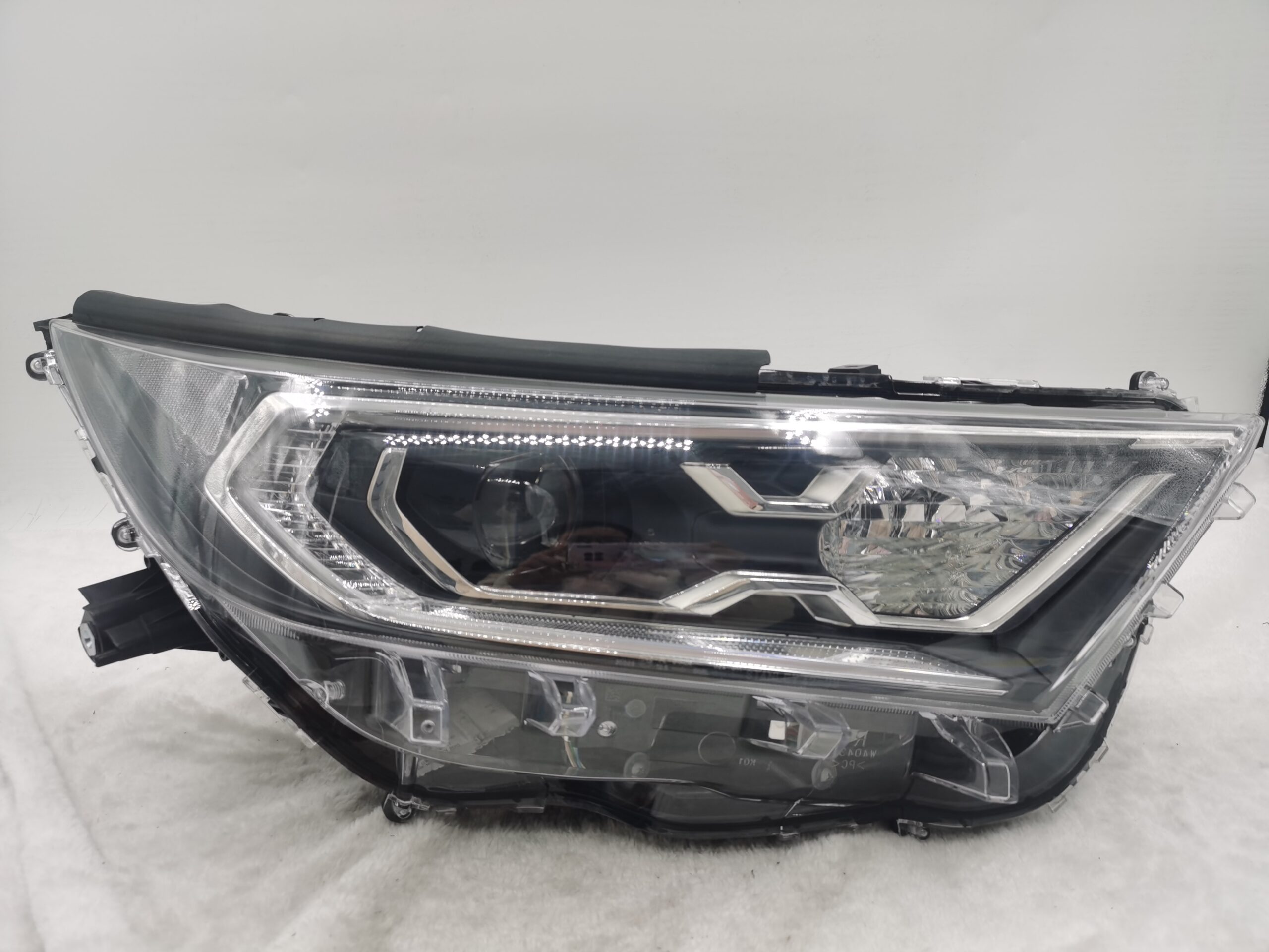 TOYOTA RAV4 V XA50 2019-2021 LENS LED R.H.S HEADLIGHT ASSEMBLY