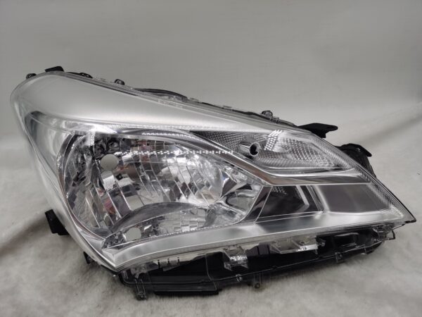 TOYOTA YARIS/VITZ NSP130 2017-2019 HALOGEN R.H.S HEADLIGHT ASSEMBLY