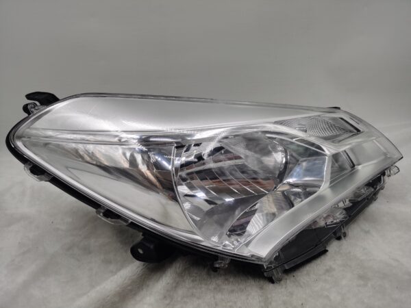 TOYOTA YARIS/VITZ NSP130 2017-2019 HALOGEN R.H.S HEADLIGHT ASSEMBLY