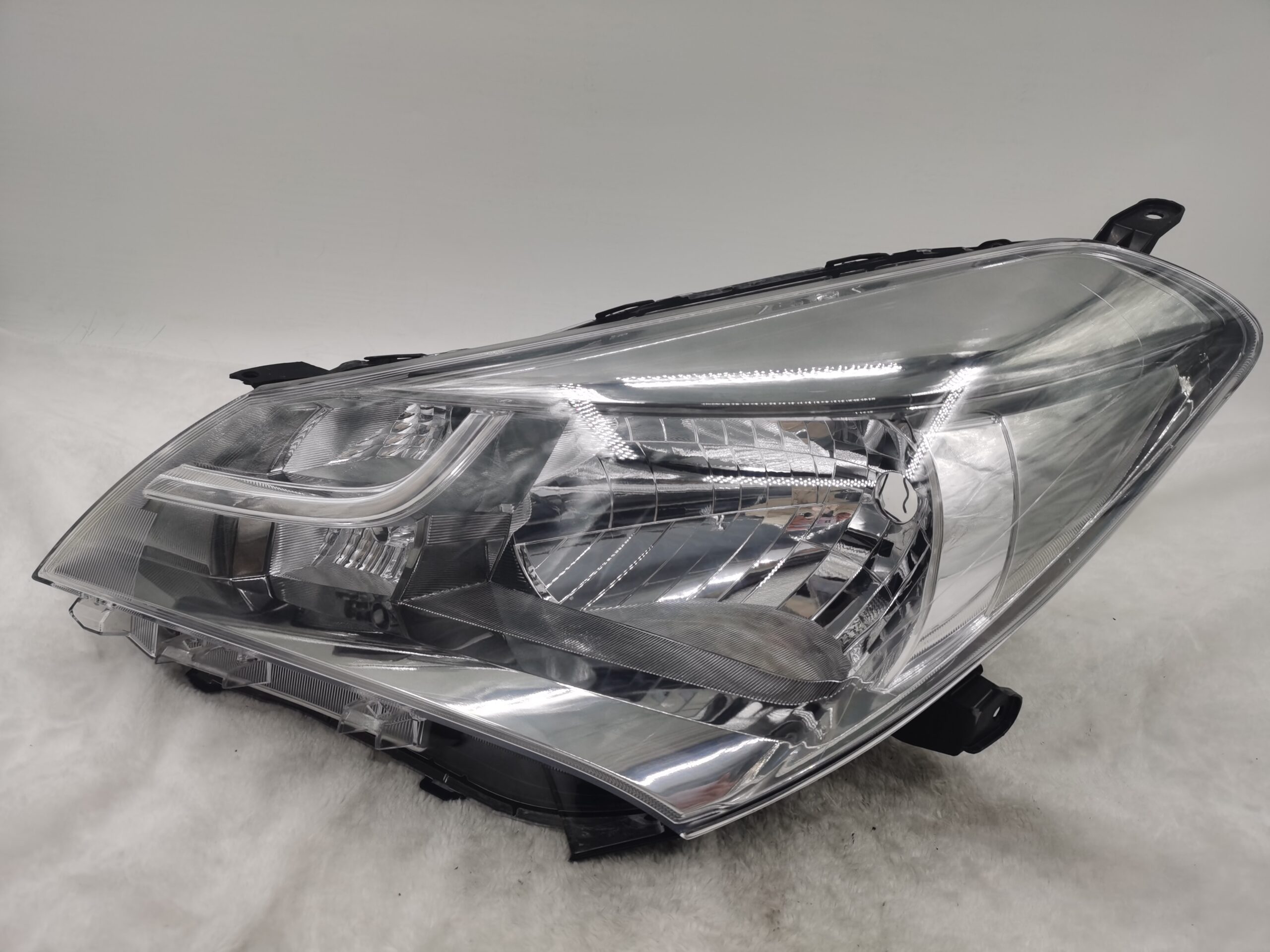 TOYOTA YARIS NCP130R 2014-2016 HALOGEN L.H.S HEADLIGHT ASSEMBLY