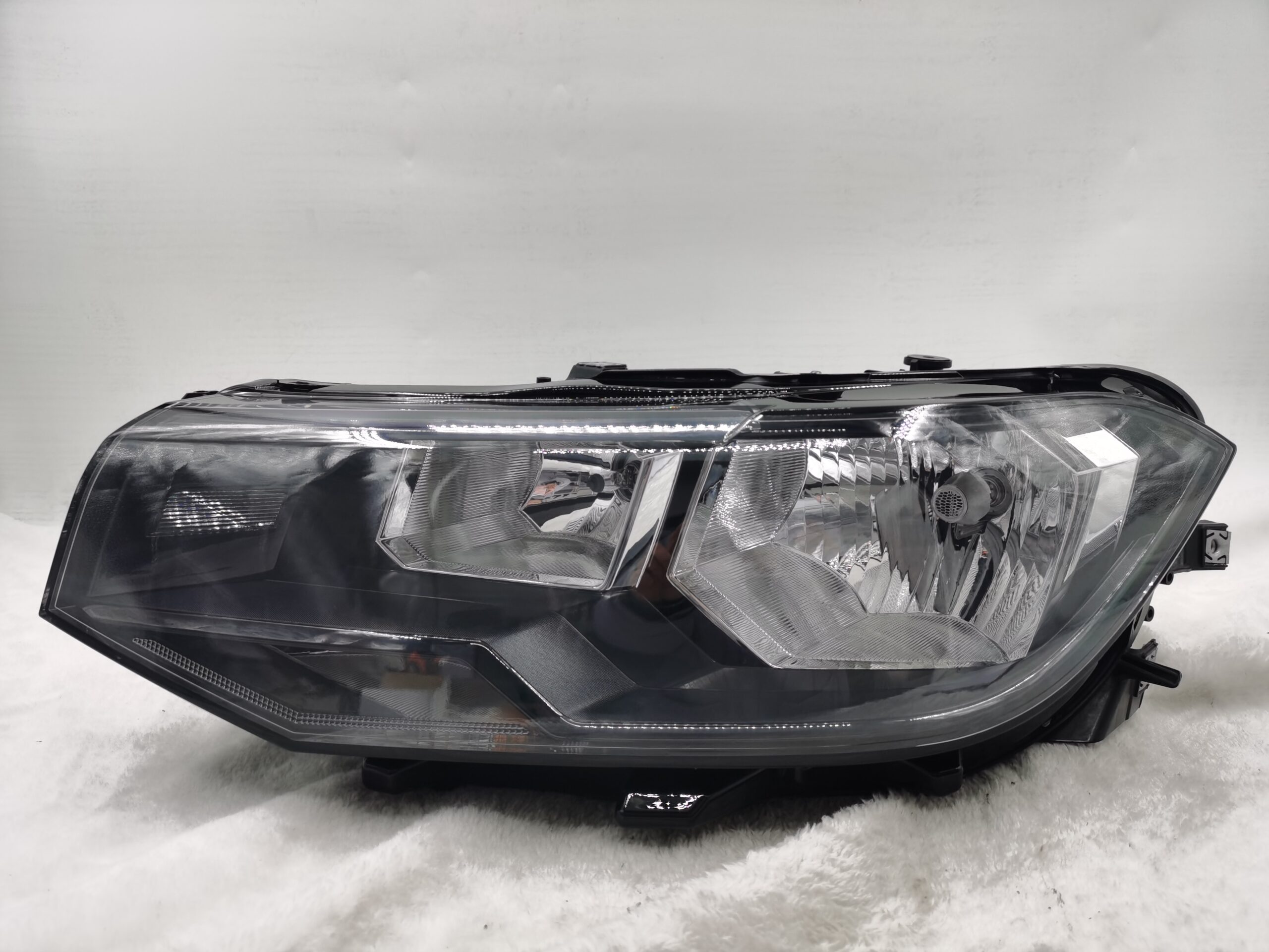 VOLKSWAGEN T-CROSS 2019-2022 HALOGEN L.H.S HEADLIGHT ASSEMBLY