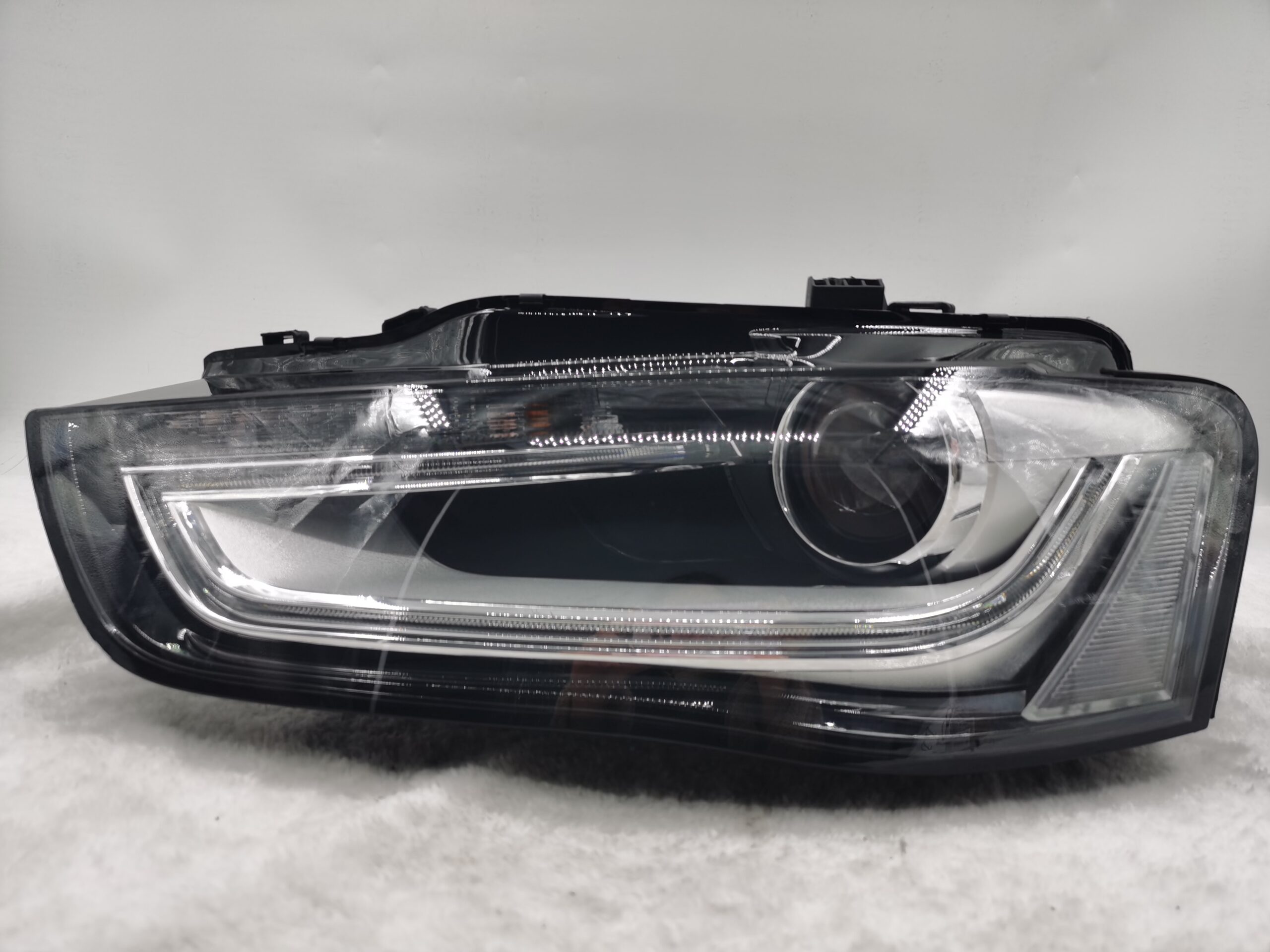 AUDI A4 B8 2011-2014 XENON L.H.S HEADLIGHT ASSEMBLY