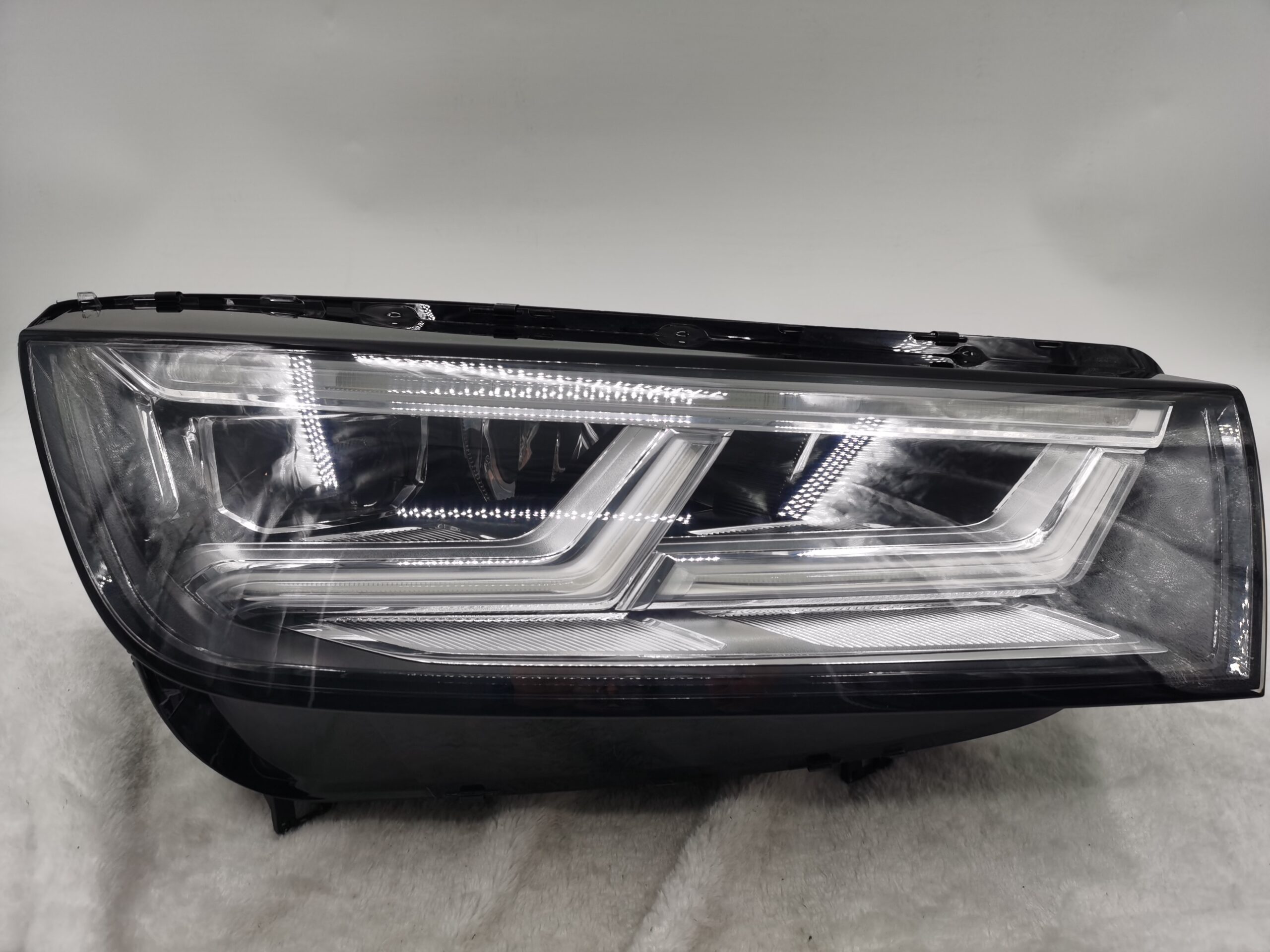 AUDI Q5 2017-2020 LED R.H.S HEADLIGHT ASSEMBLY