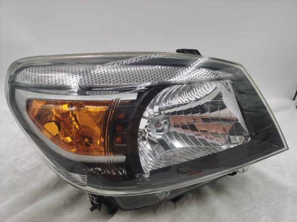 FORD EVEREST 2009-2012 HALOGEN R.H.S HEADLIGHT ASSEMBLY