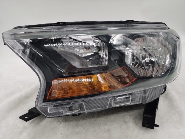 FORD EVEREST RANGER 2015-2019 HALOGEN L.H.S HEADLIGHT ASSEMBLY