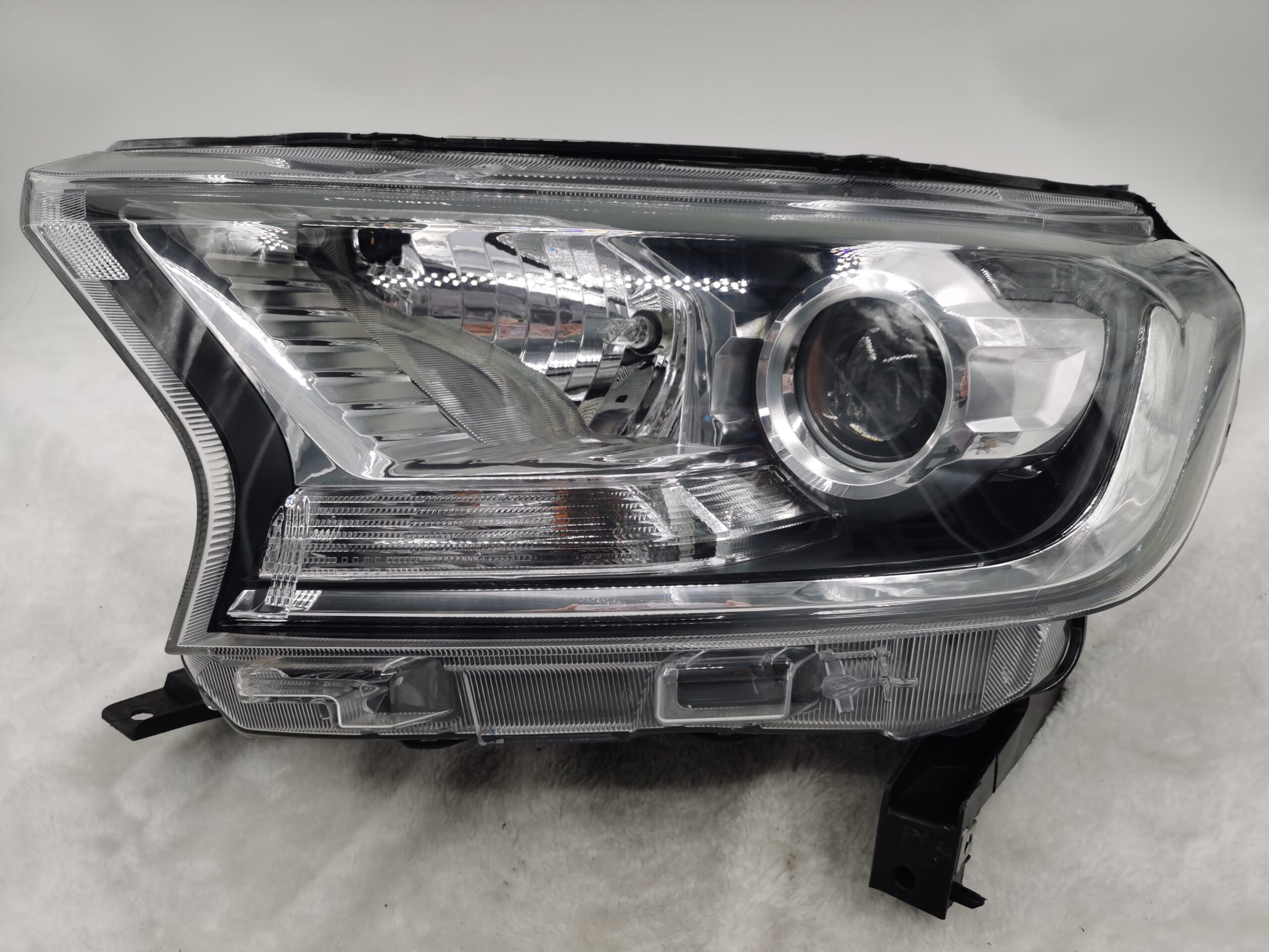 FORD EVEREST RANGER 2015-2019 LENS HALOGEN L.H.S HEADLIGHT ASSEMBLY