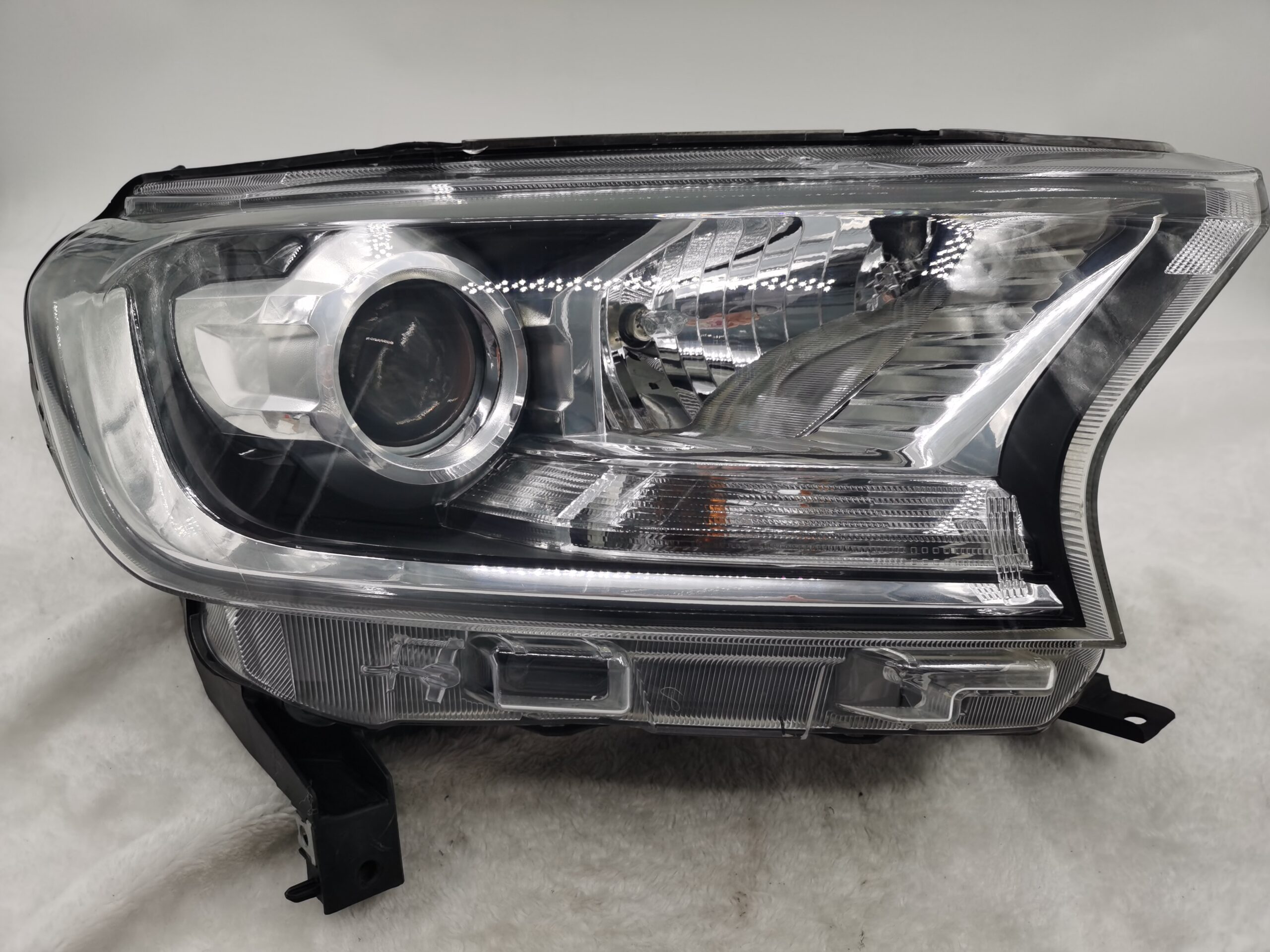 FORD EVEREST RANGER 2015-2019 LENS HALOGEN R.H.S HEADLIGHT ASSEMBLY