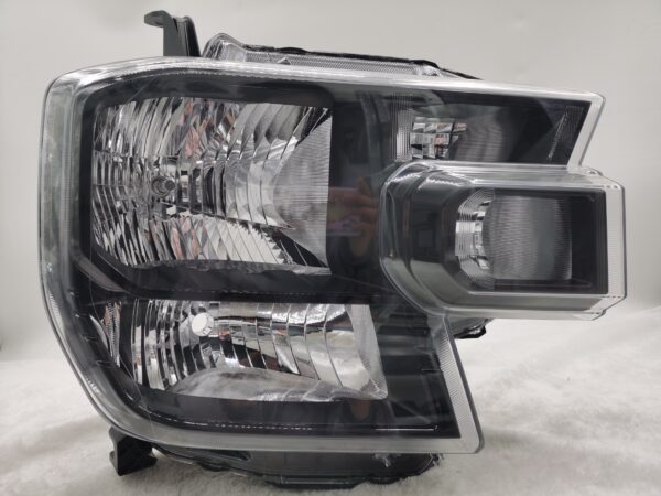 FORD EVEREST RANGER 2022-2024 HALOGEN R.H.S HEADLIGHT ASSEMBLY