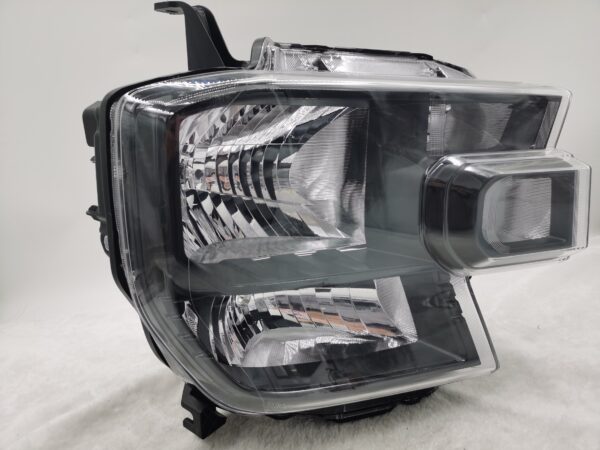 FORD EVEREST RANGER 2022-2024 HALOGEN R.H.S HEADLIGHT ASSEMBLY