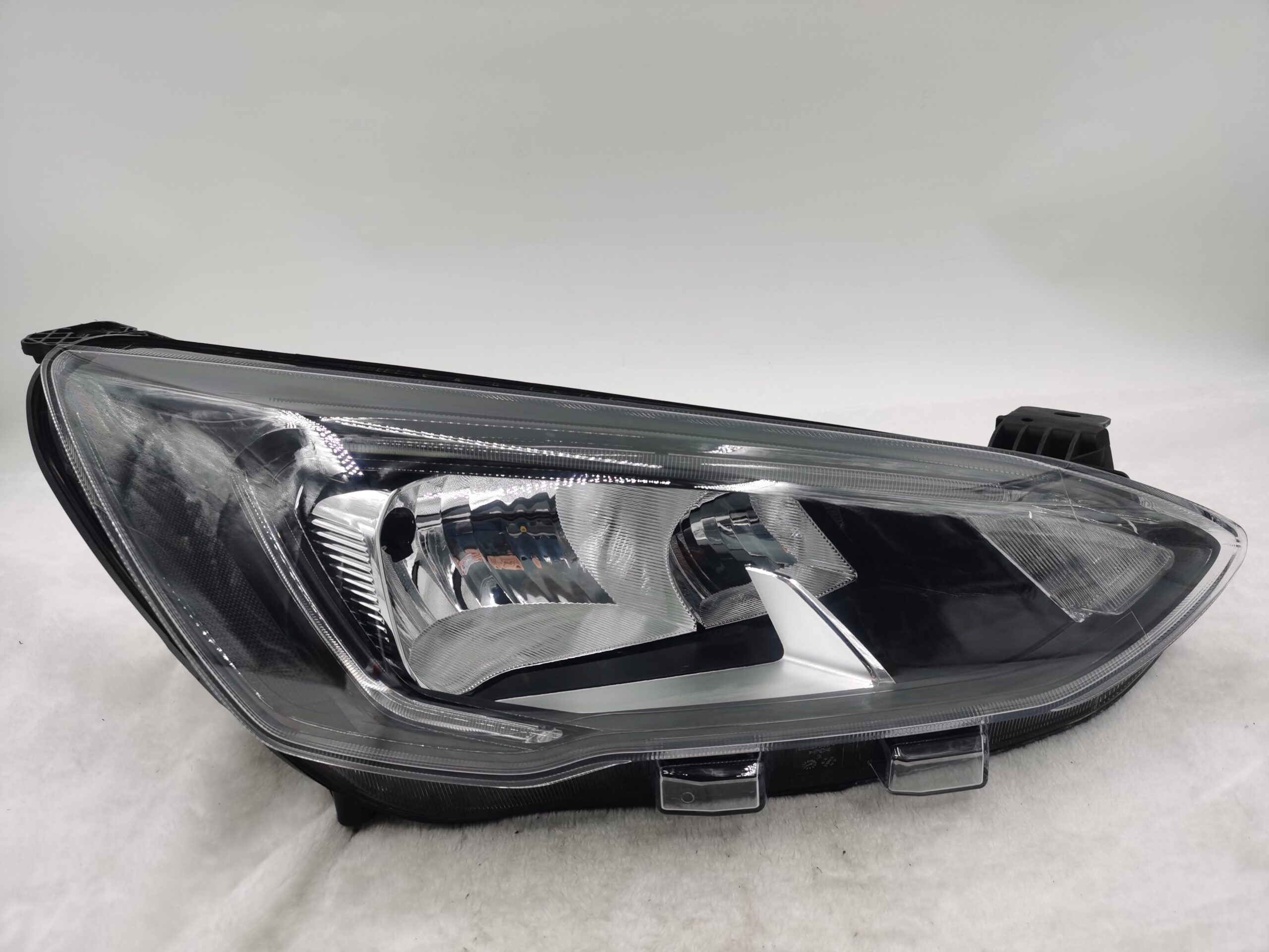 FORD FOCUS MK4 2019-2021 HALOGEN R.H.S HEADLIGHT ASSEMBLY