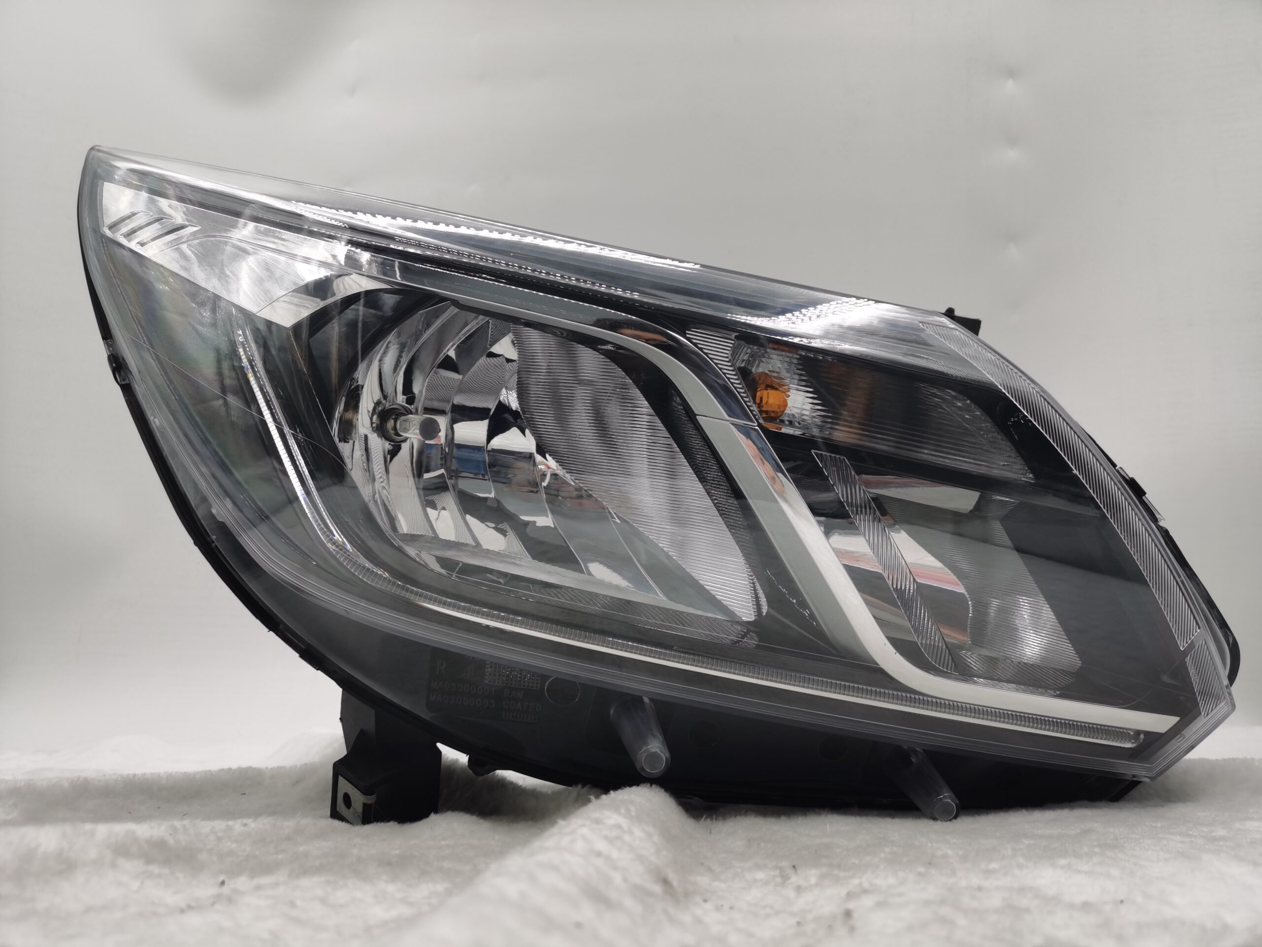 HOLDEN COLORADO 2016-2023 HALOGEN R.H.S HEADLIGHT ASSEMBLY