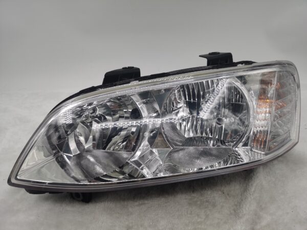 HOLDEN COMMODORE SV6 VE II 2011-2012 HALOGEN L.H.S HEADLIGHT ASSEMBLY