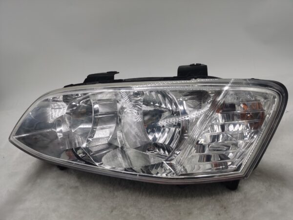 HOLDEN COMMODORE SV6 VE II 2011-2012 HALOGEN L.H.S HEADLIGHT ASSEMBLY