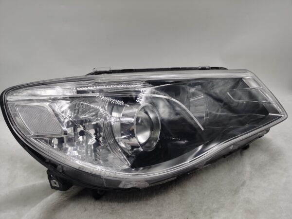 HOLDEN COMMODORE VF SV6 2013-2017 LENS HALOGEN R.H.S HEADLIGHT ASSEMBLY