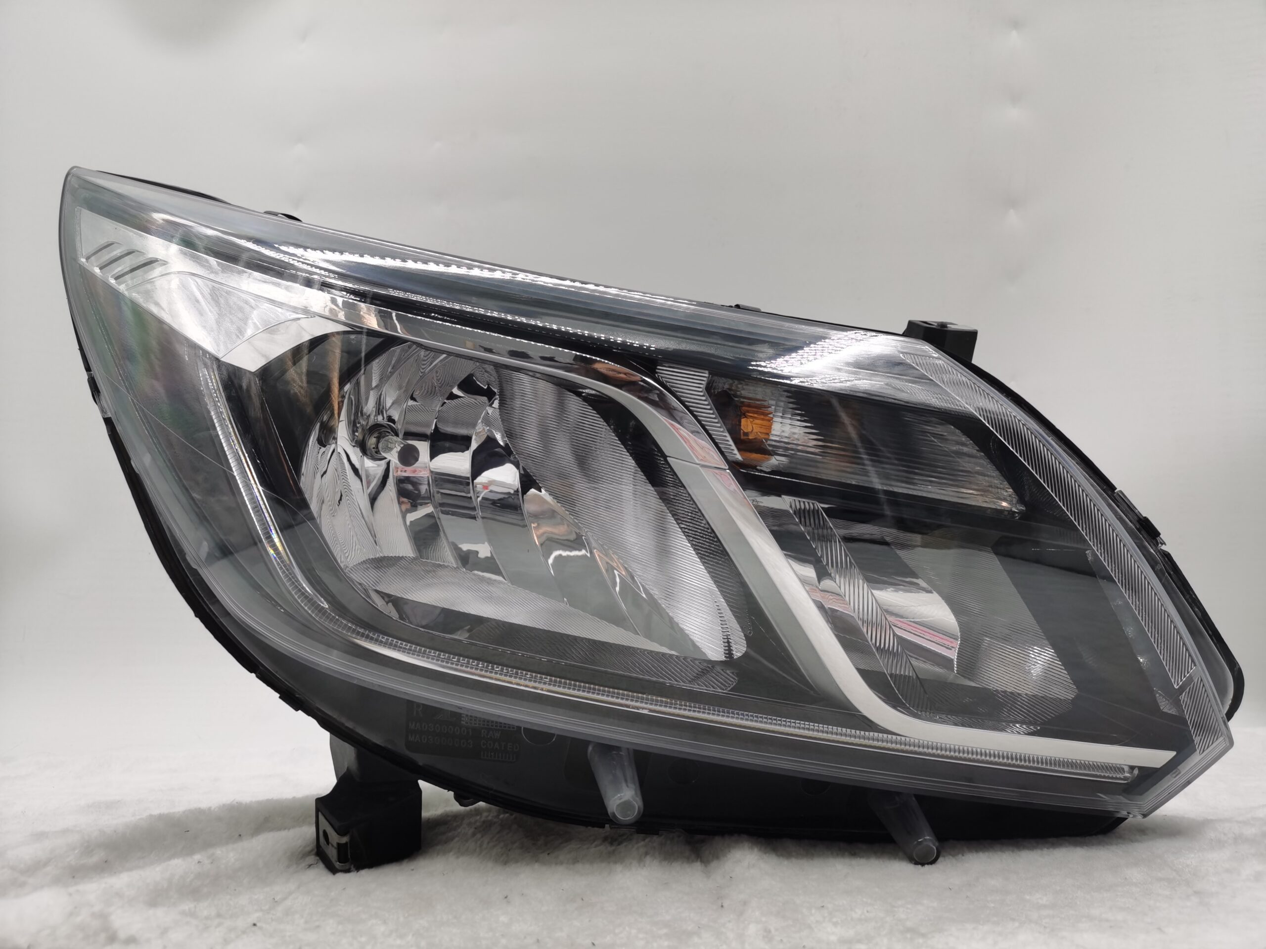 HOLDEN COLORADO 2016-2023 HALOGEN R.H.S HEADLIGHT ASSEMBLY