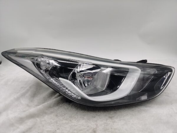 HYUNDAI ELANTRA MD 2014-2016 HALOGEN R.H.S HEADLIGHT ASSEMBLY