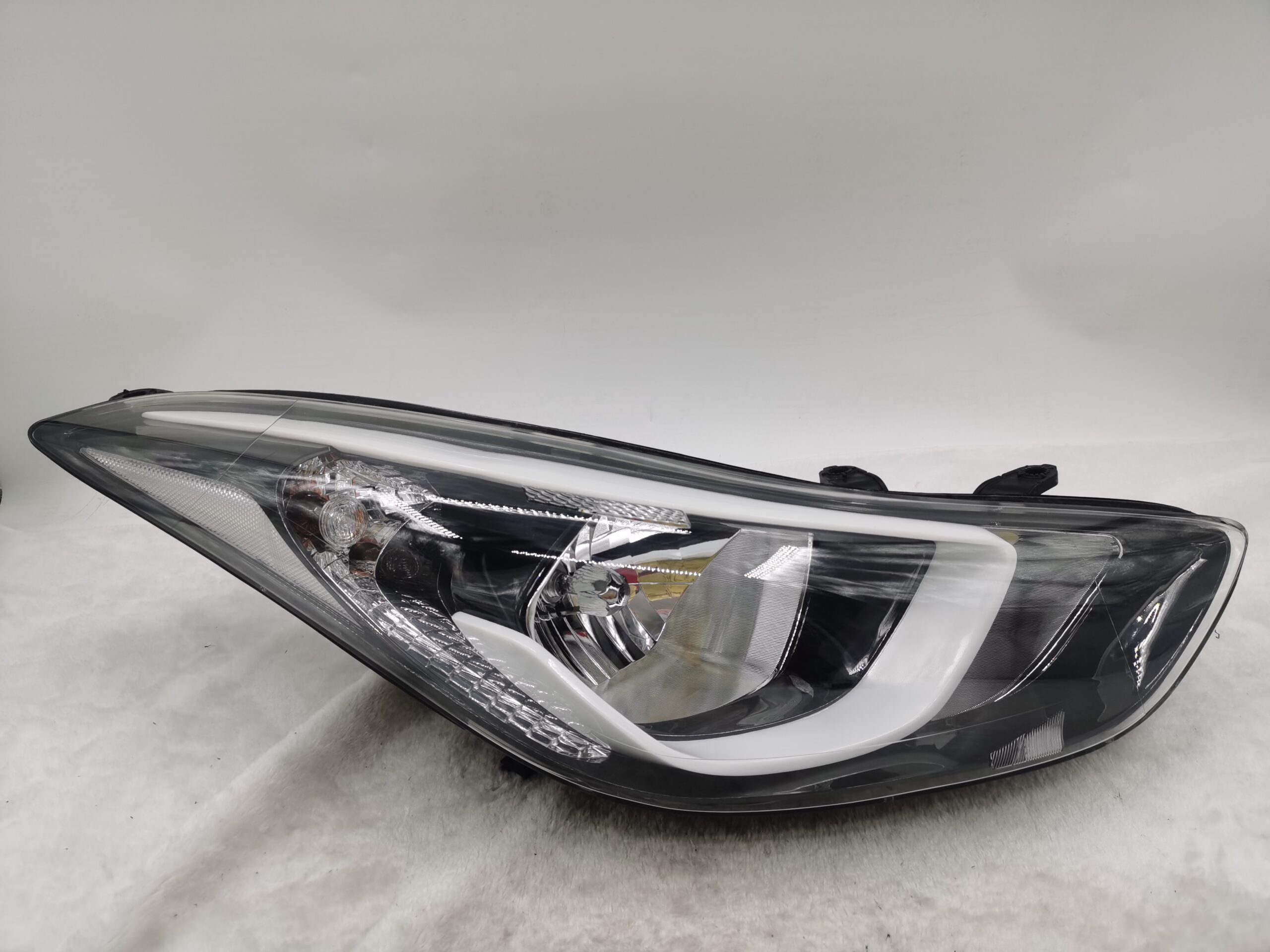 HYUNDAI ELANTRA MD 2014-2016 HALOGEN R.H.S HEADLIGHT ASSEMBLY