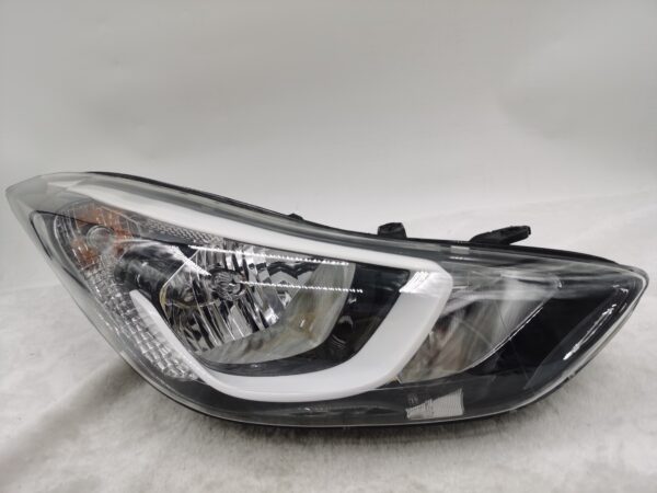 HYUNDAI ELANTRA MD 2014-2016 HALOGEN R.H.S HEADLIGHT ASSEMBLY