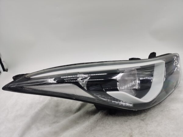 HYUNDAI ELANTRA MD 2014-2016 HALOGEN R.H.S HEADLIGHT ASSEMBLY