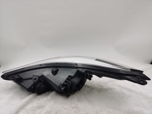 HYUNDAI ELANTRA MD 2014-2016 HALOGEN R.H.S HEADLIGHT ASSEMBLY