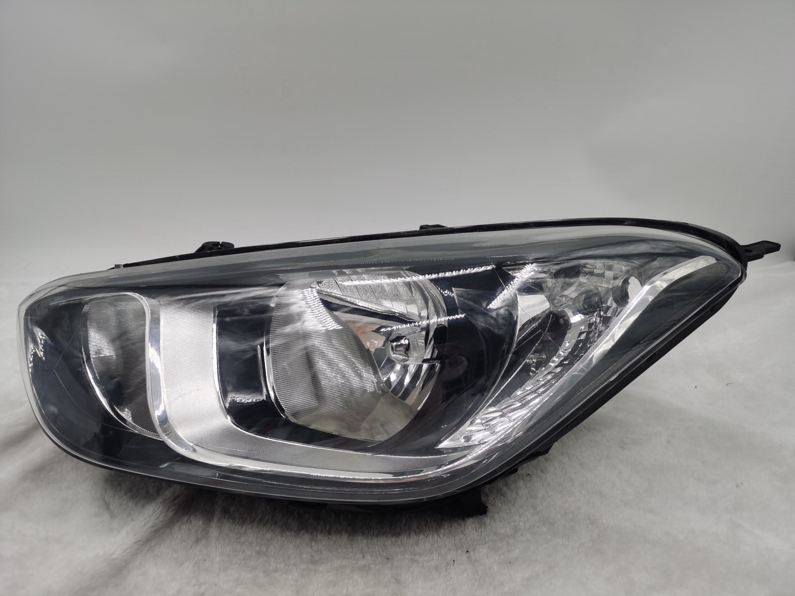 HYUNDAI I20 2012-2014 HALOGEN L.H.S HEADLIGHT ASSEMBLY