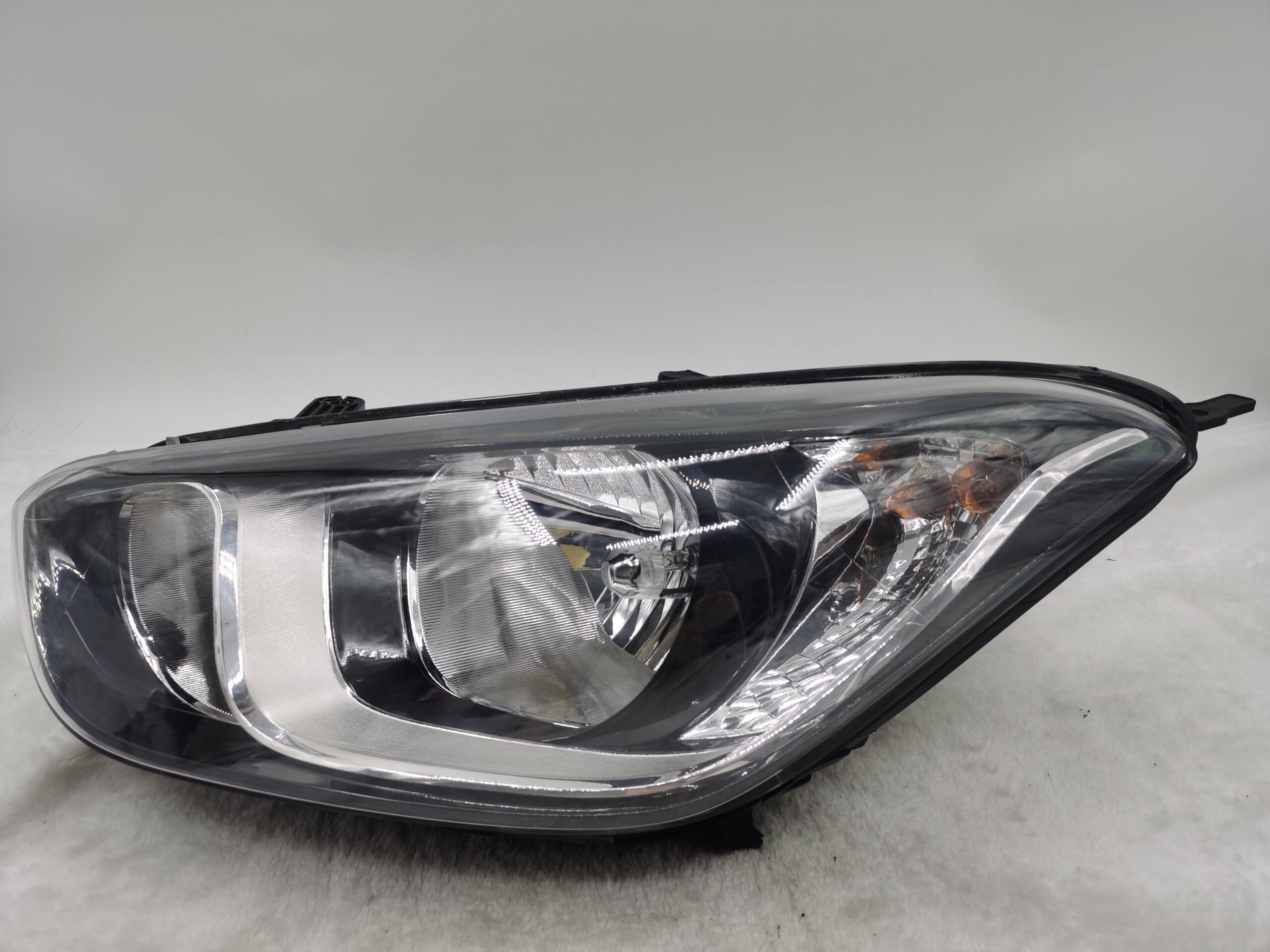 HYUNDAI I20 2012-2014 HALOGEN L.H.S HEADLIGHT ASSEMBLY