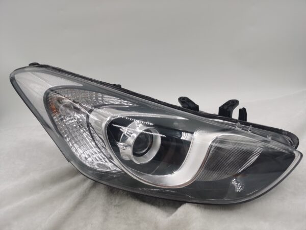 HYUNDAI I30 GD 2012-2016 HALOGEN R.H.S HEADLIGHT ASSEMBLY