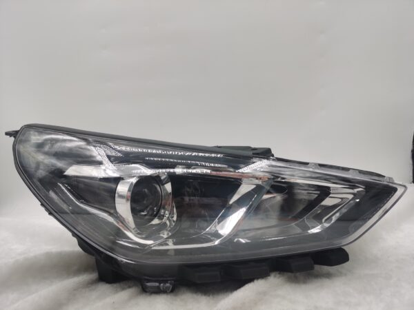 HYUNDAI I30 HATCH 2020-2023 HALOGEN R.H.S HEADLIGHT ASSEMBLY