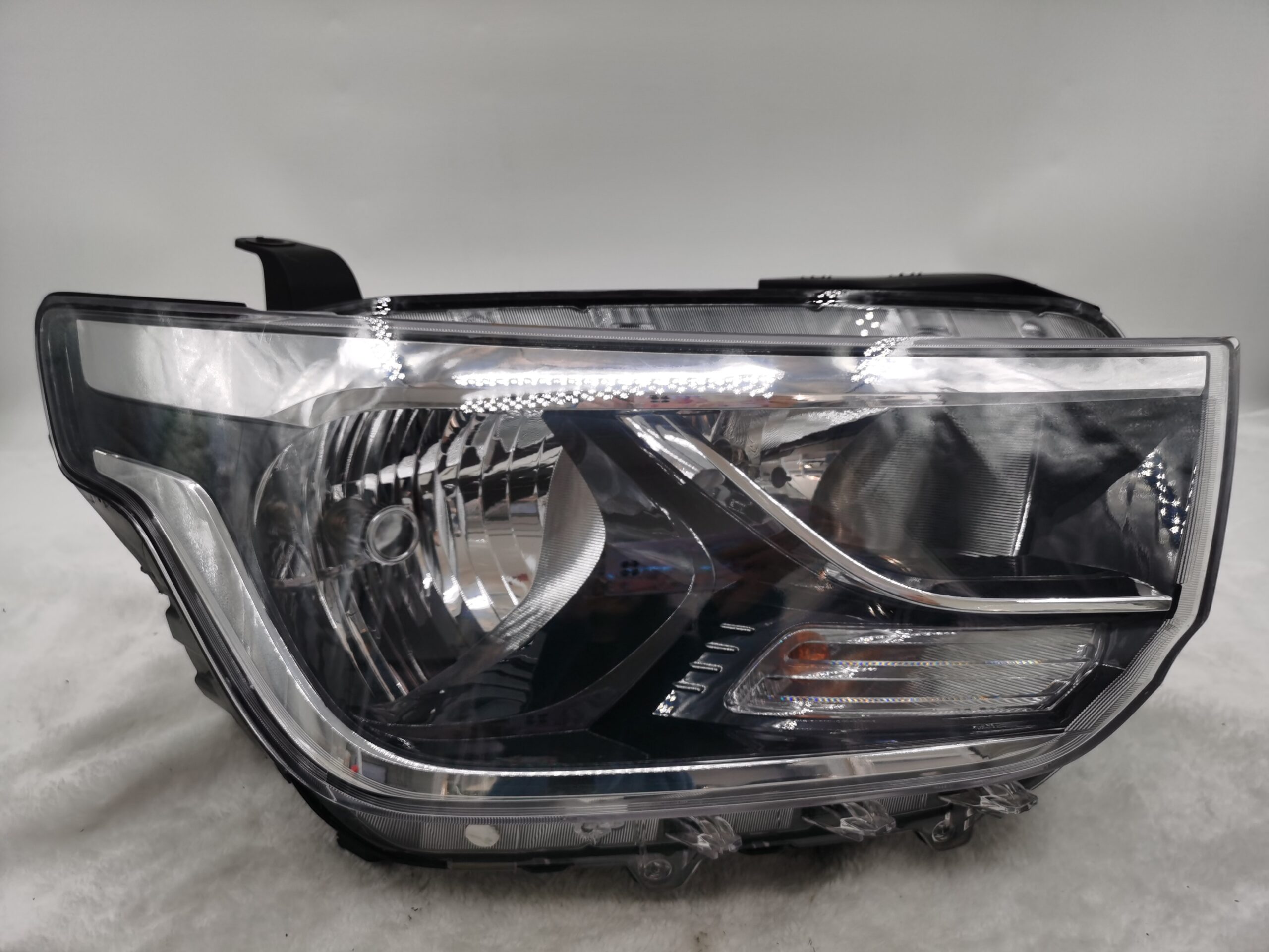 HYUNDAI IMAX ILOAD TQ4 2018-2023 HALOGEN R.H.S HEADLIGHT ASSEMBLY