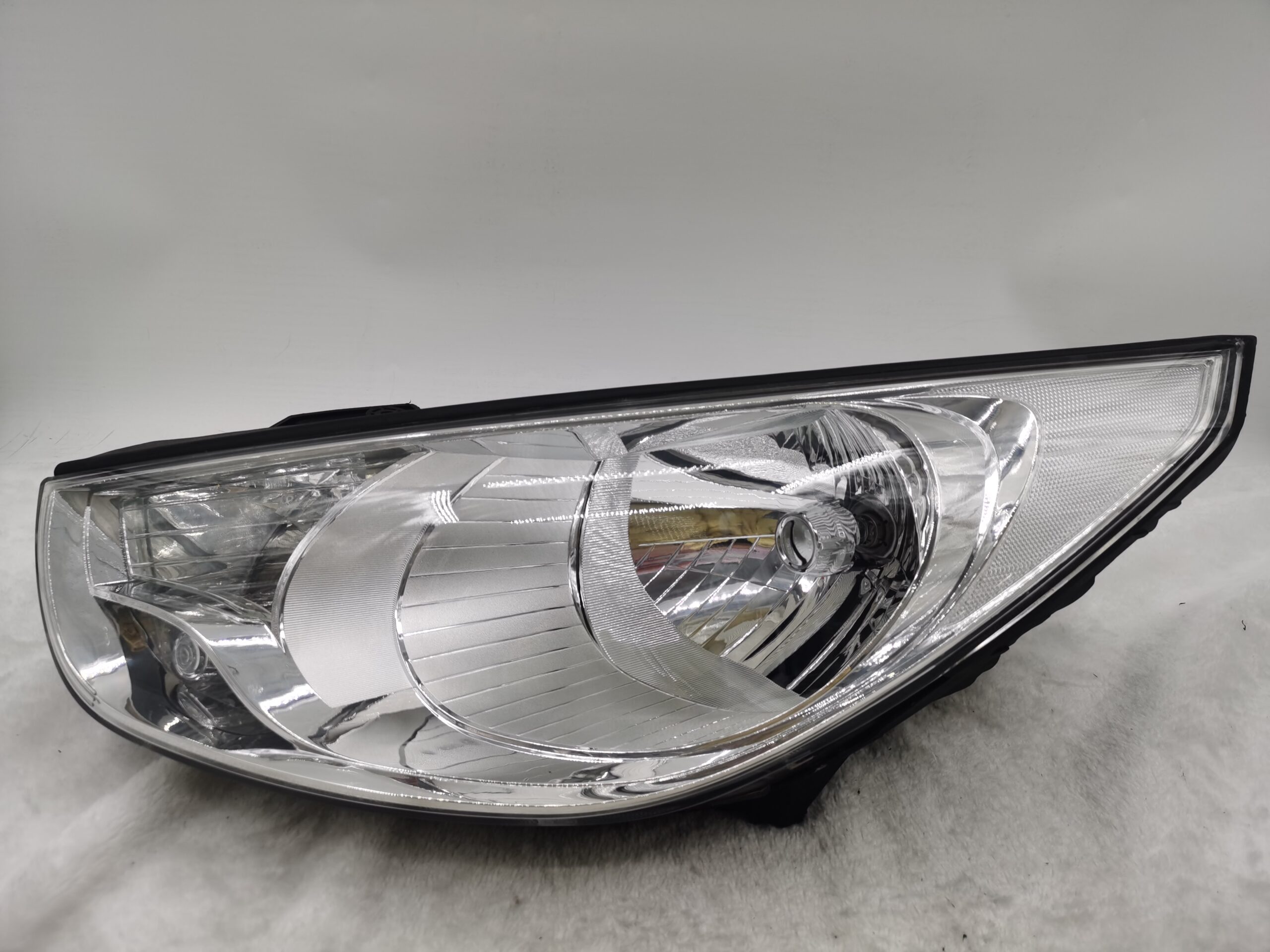 HYUNDAI IX35 SE 2013-2015 HALOGEN L.H.S HEADLIGHT ASSEMBLY