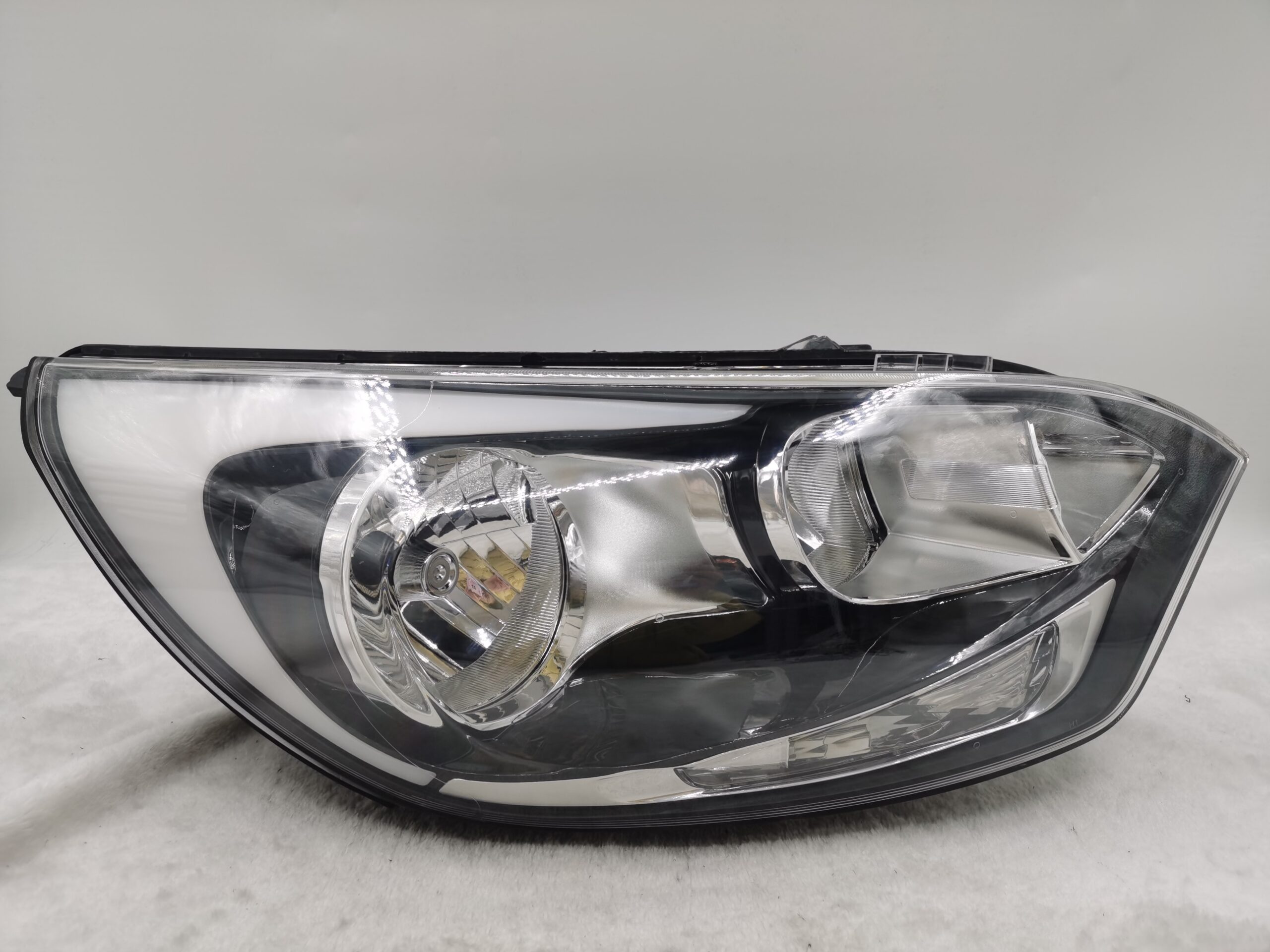 KIA RIO 2012-2017 HALOGEN R.H.S HEADLIGHT ASSEMBLY