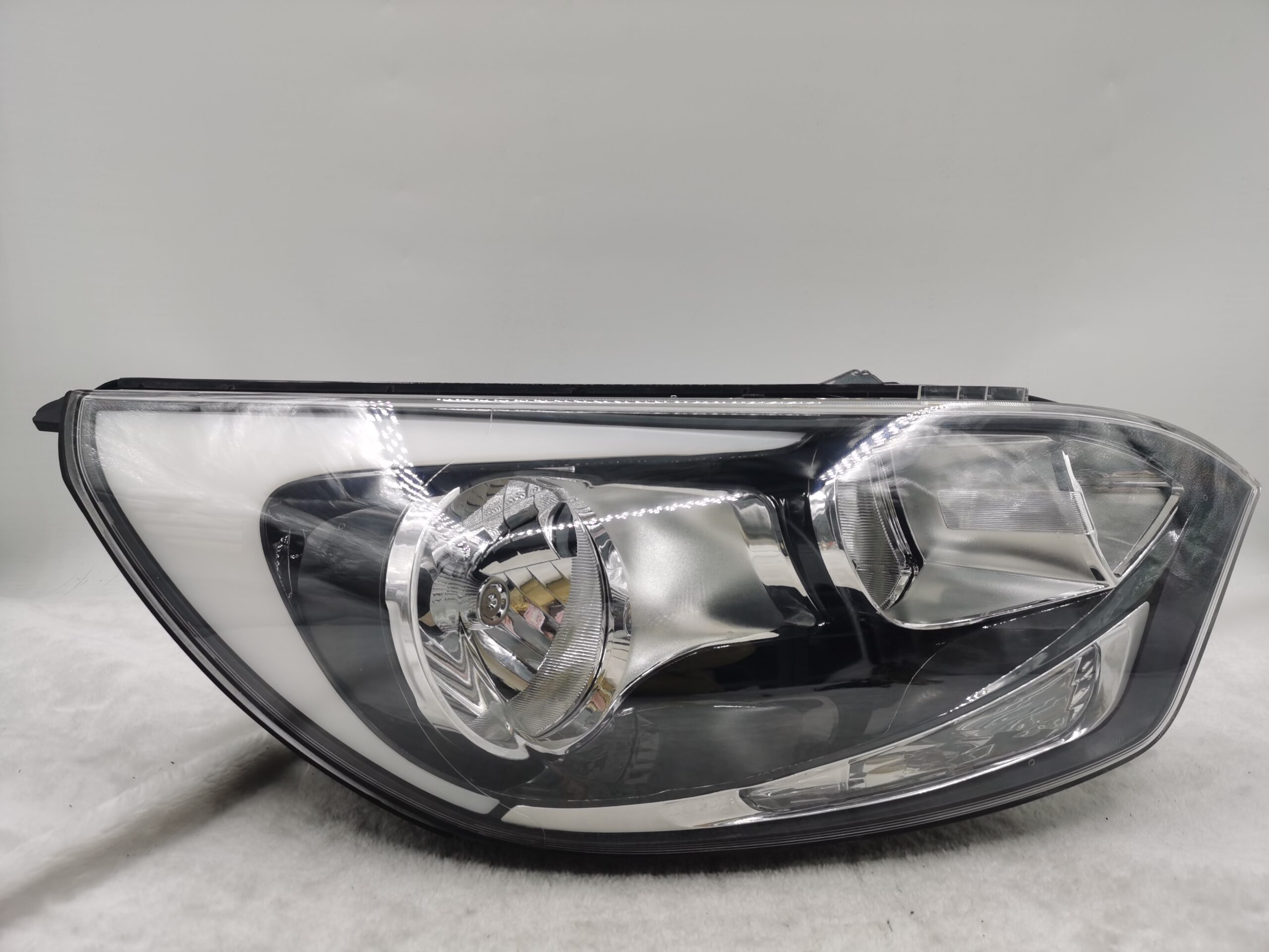 KIA RIO 2012-2017 HALOGEN R.H.S HEADLIGHT ASSEMBLY