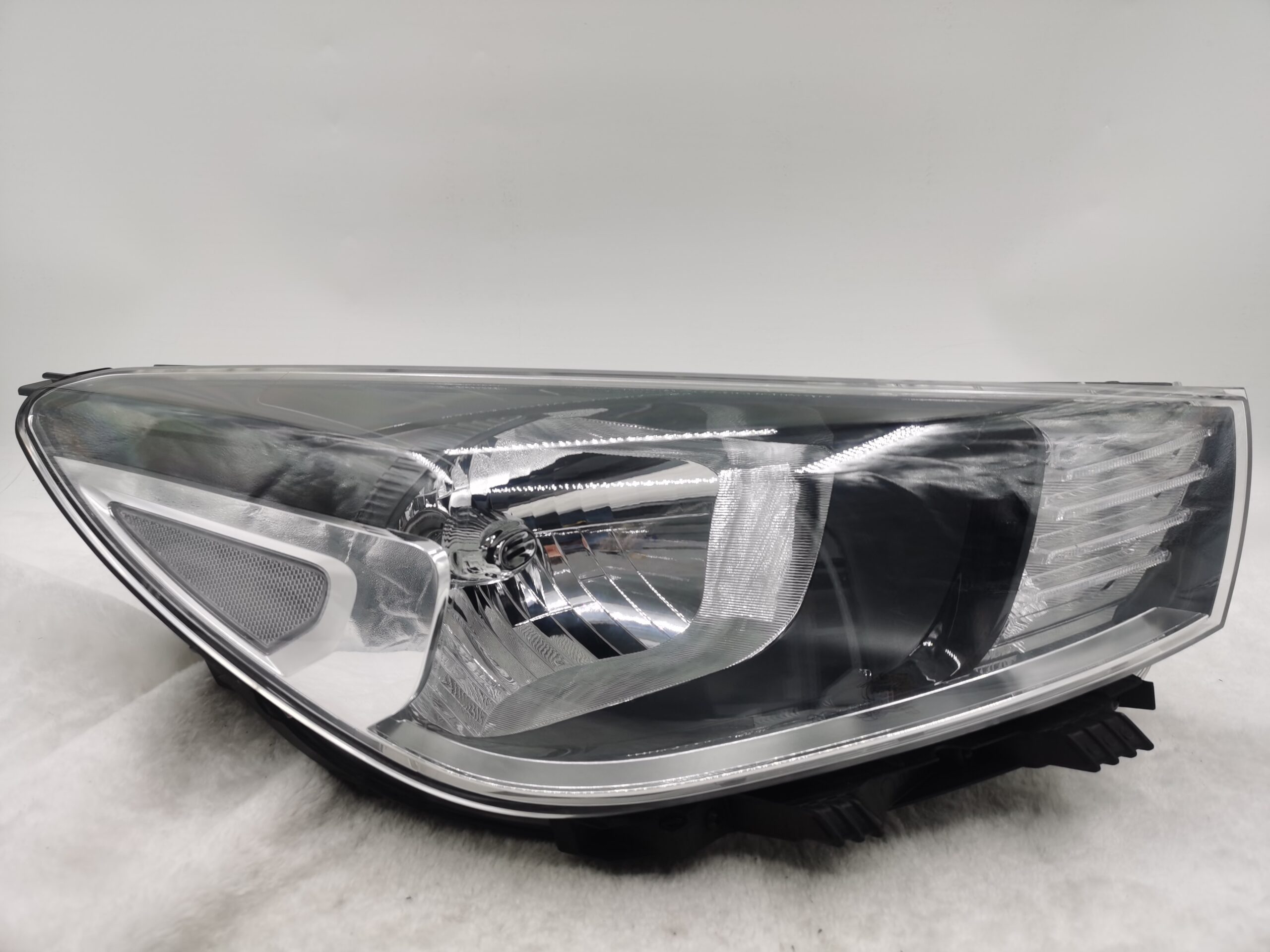 KIA RIO 2018-2020 HALOGEN R.H.S HEADLIGHT ASSEMBLY