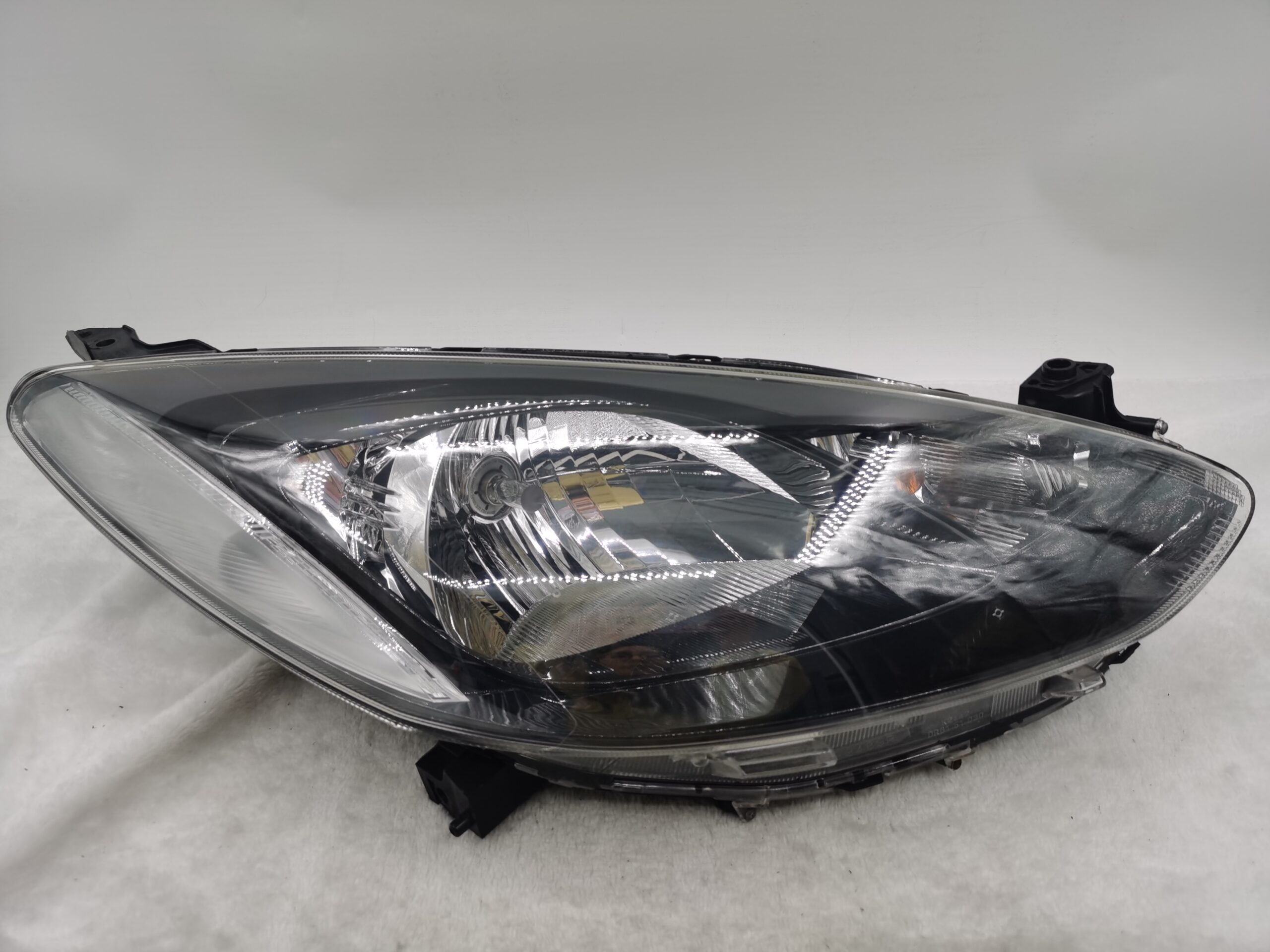 MAZDA 2 2007-2013 HALOGEN R.H.S HEADLIGHT ASSEMBLY