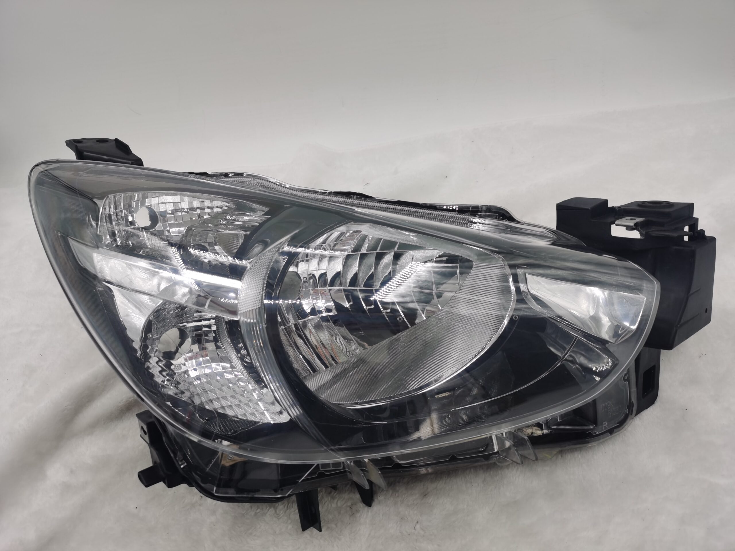 MAZDA 2 2014-2019 HALOGEN R.H.S HEADLIGHT ASSEMBLY