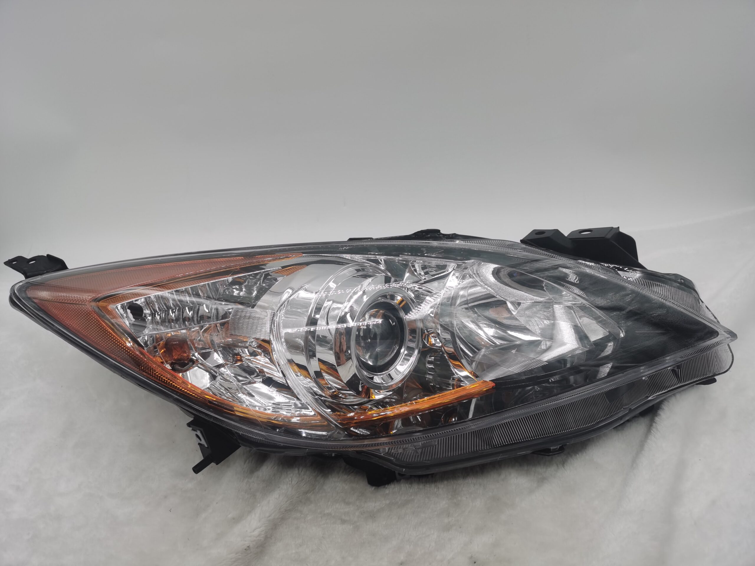 MAZDA 3 2010-2013 HALOGEN R.H.S HEADLIGHT ASSEMBLY