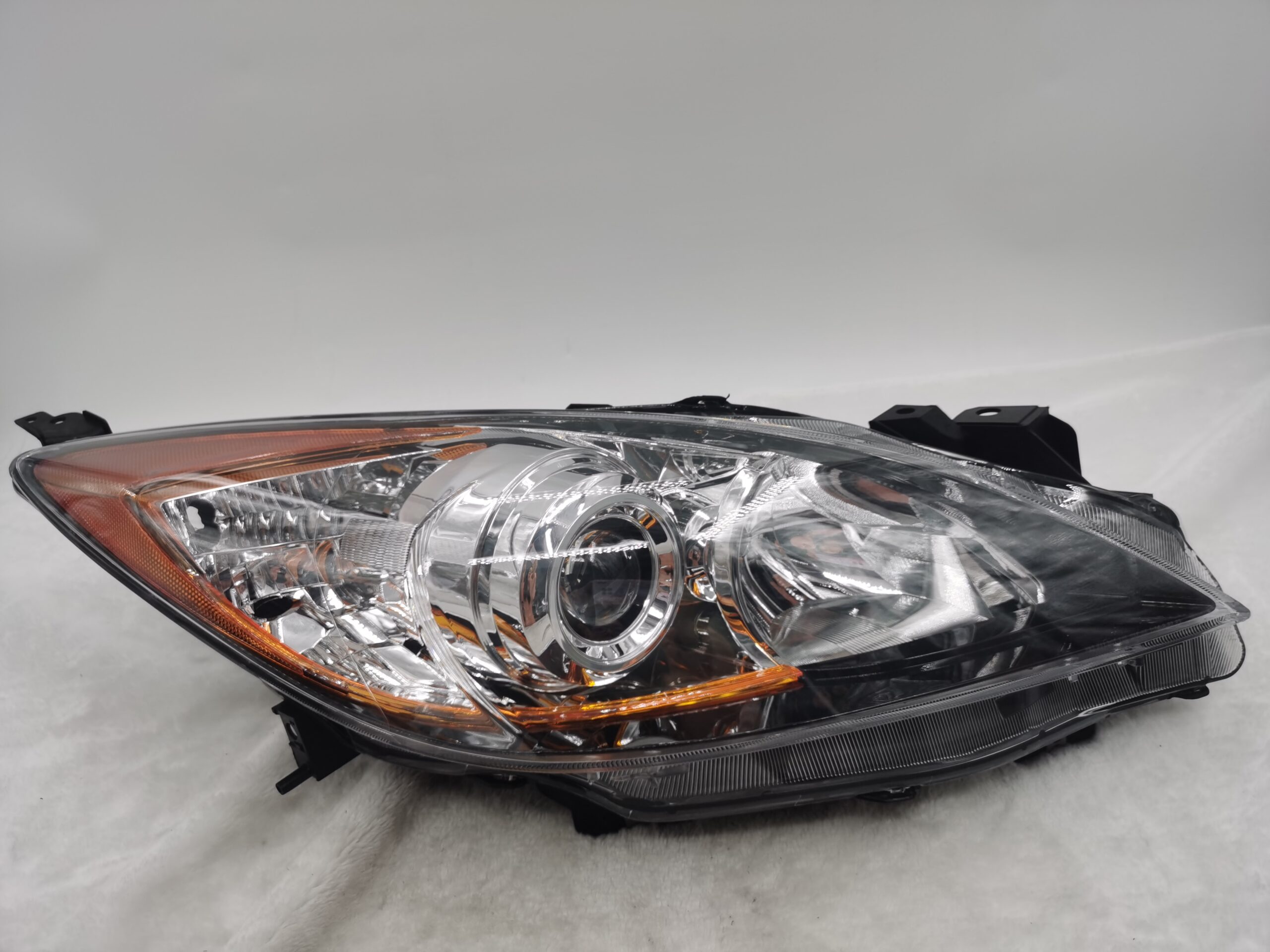 MAZDA 3 2010-2013 HALOGEN R.H.S HEADLIGHT ASSEMBLY