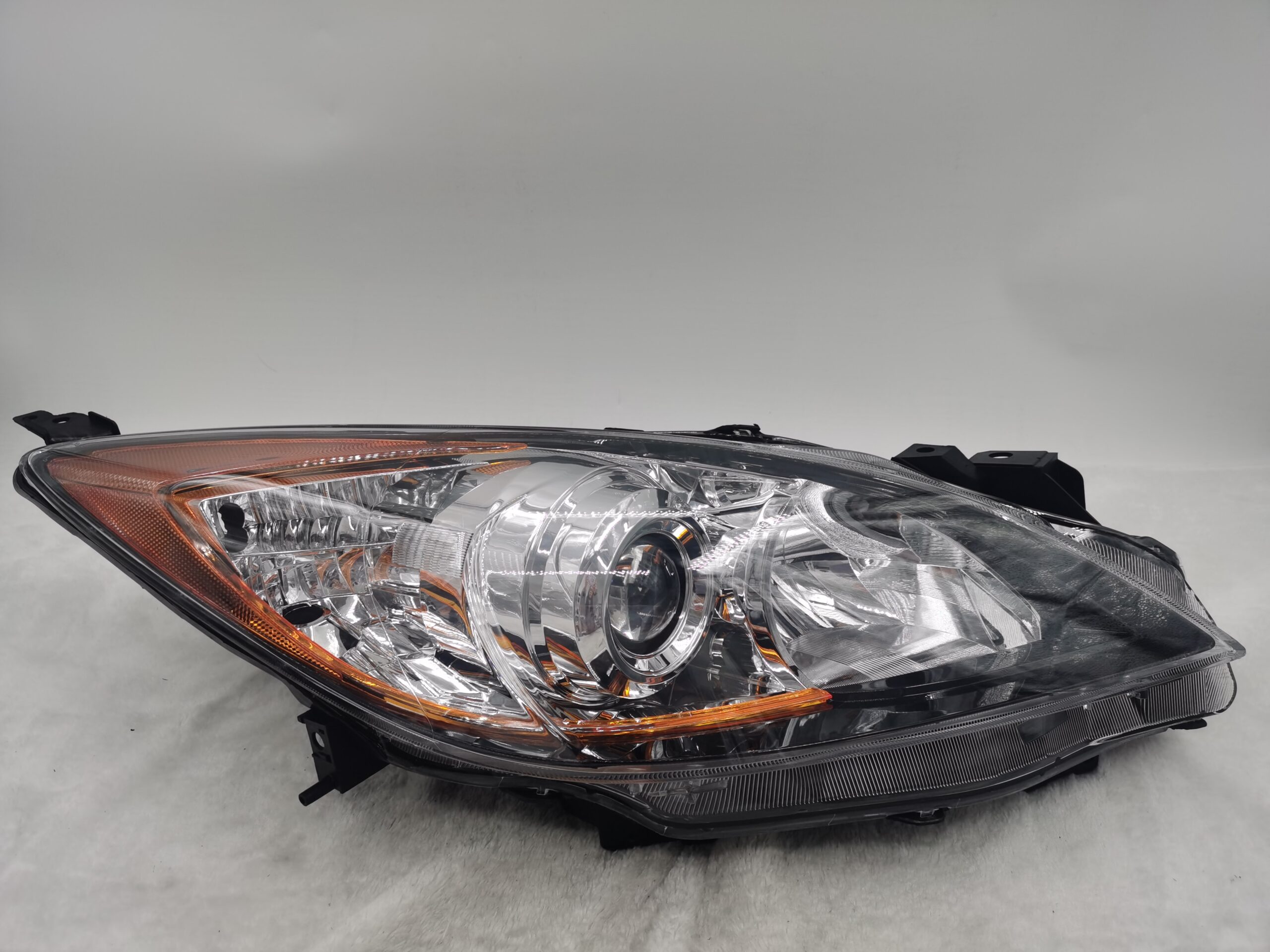 MAZDA 3 2010-2013 HALOGEN R.H.S HEADLIGHT ASSEMBLY