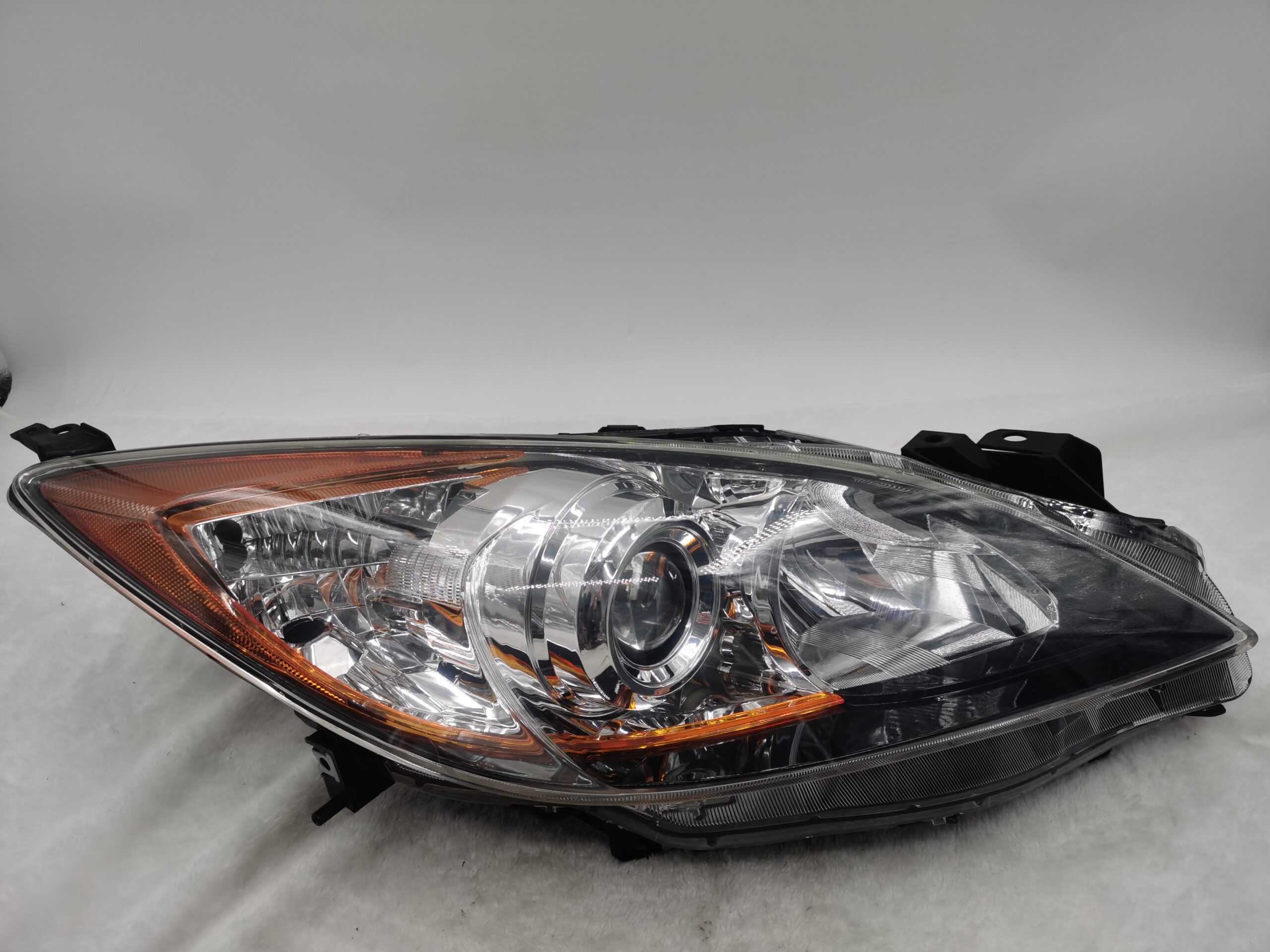 MAZDA 3 2010-2013 HALOGEN R.H.S HEADLIGHT ASSEMBLY