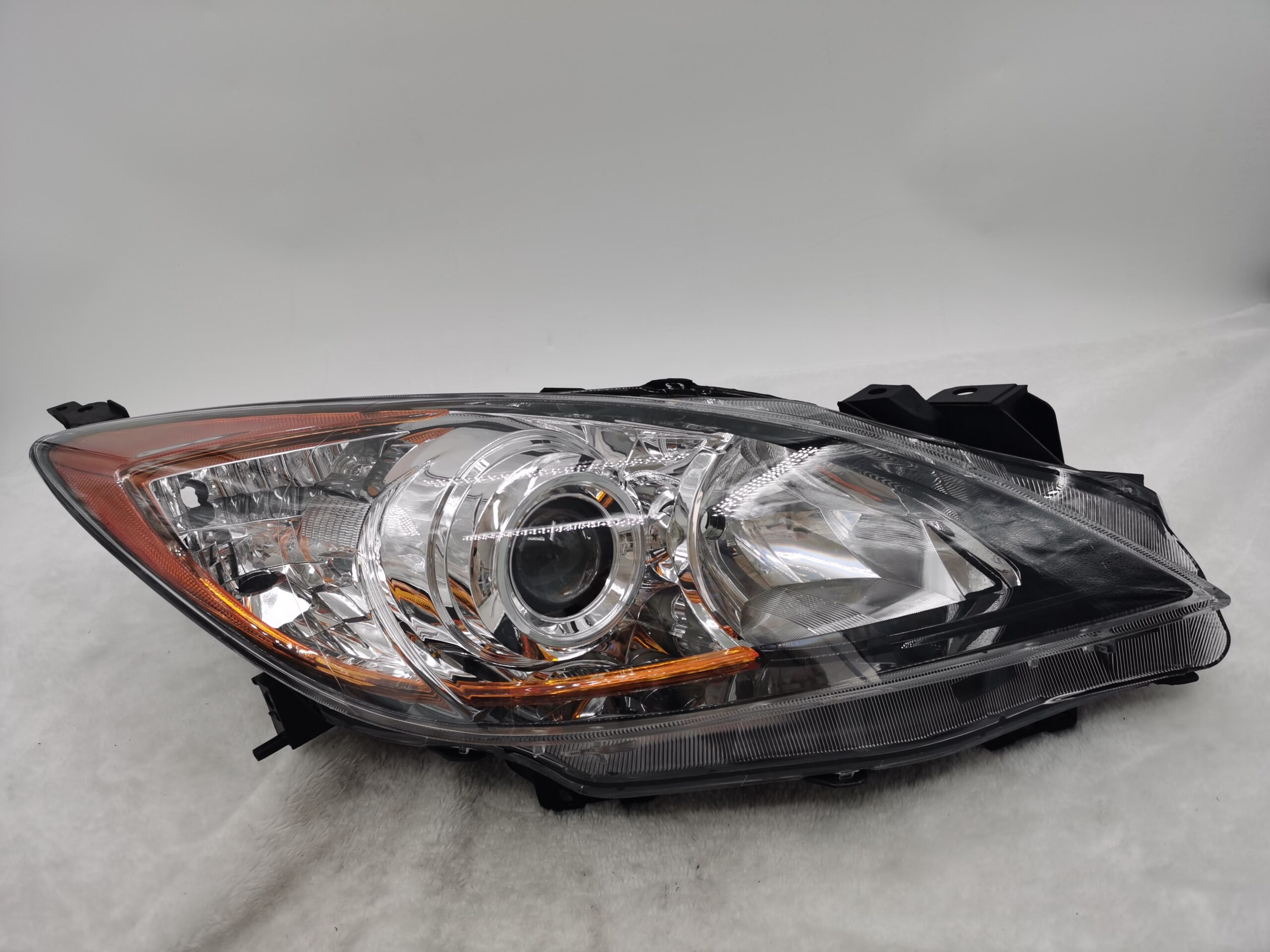 MAZDA 3 2010-2013 HALOGEN R.H.S HEADLIGHT ASSEMBLY