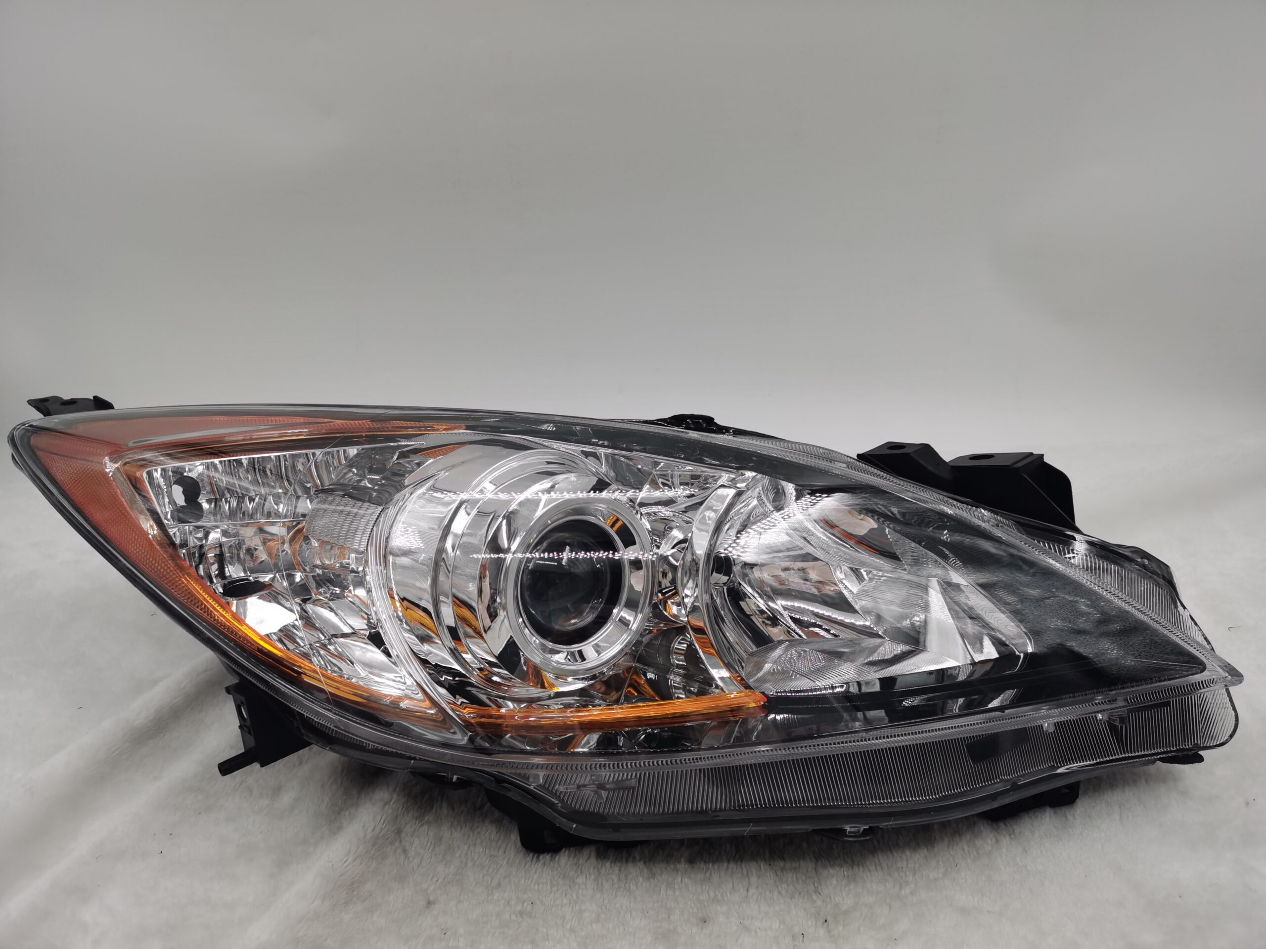 MAZDA 3 2010-2013 HALOGEN R.H.S HEADLIGHT ASSEMBLY