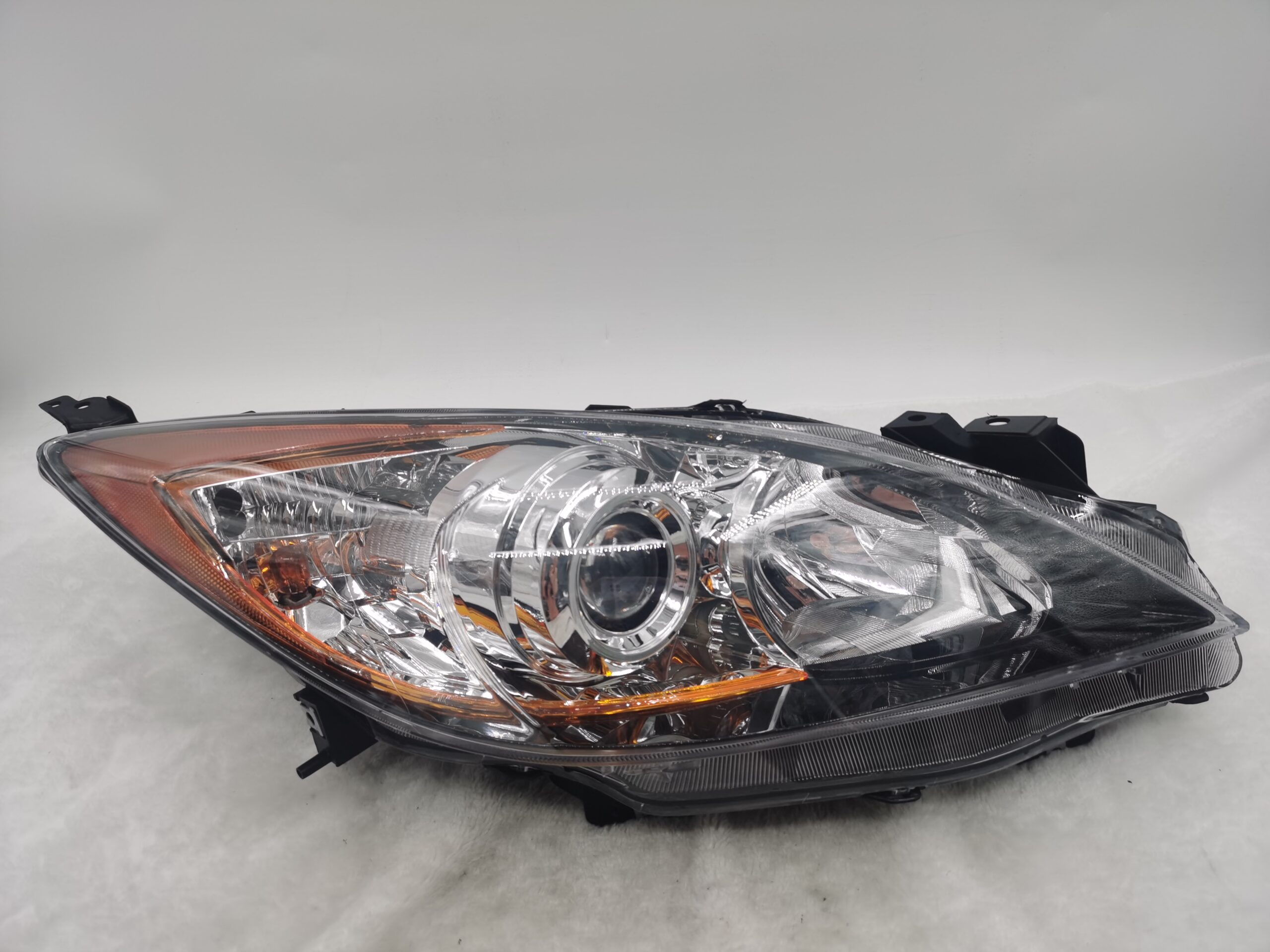 MAZDA 3 2010-2013 HALOGEN R.H.S HEADLIGHT ASSEMBLY