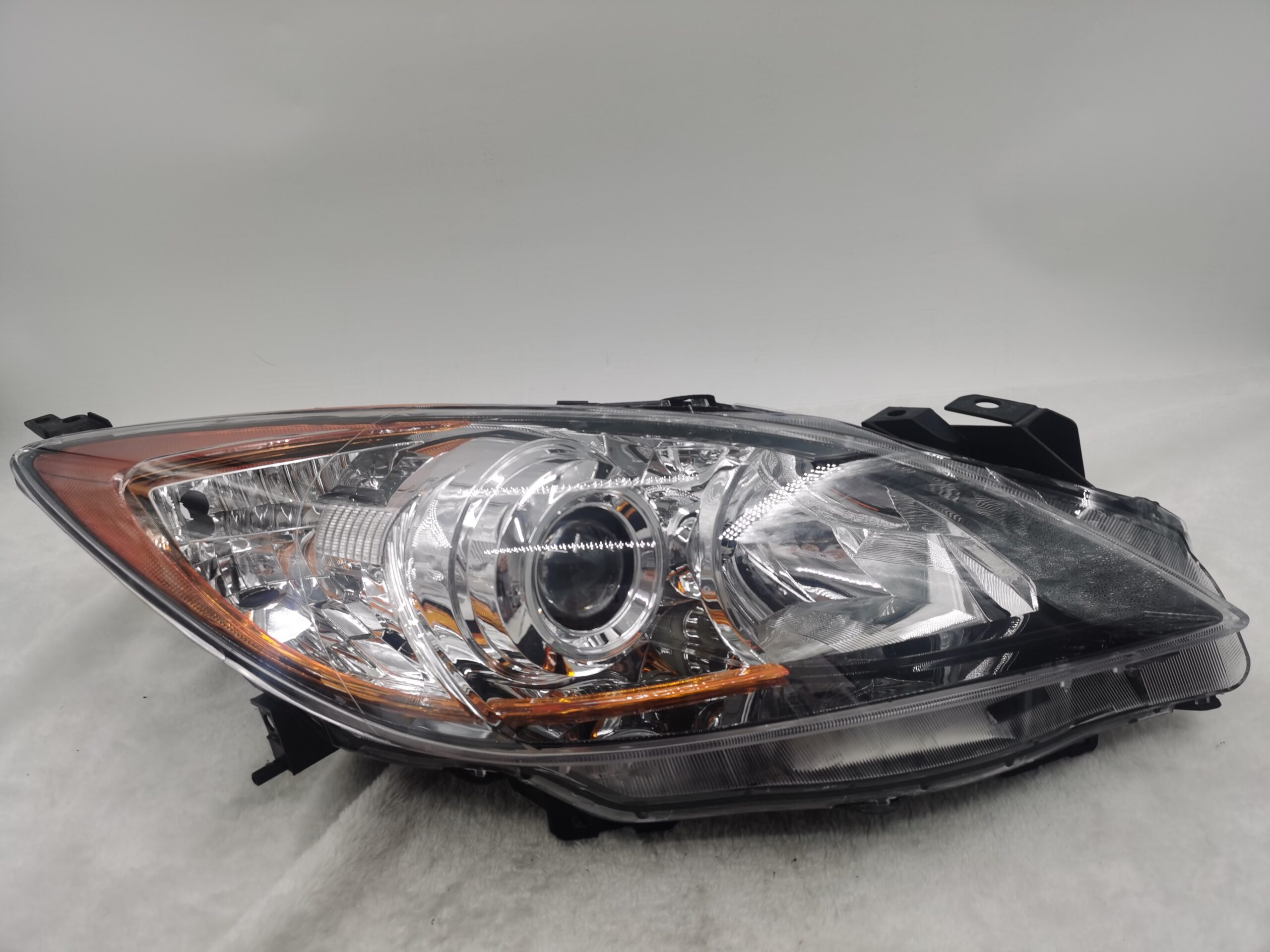 MAZDA 3 2010-2013 HALOGEN R.H.S HEADLIGHT ASSEMBLY