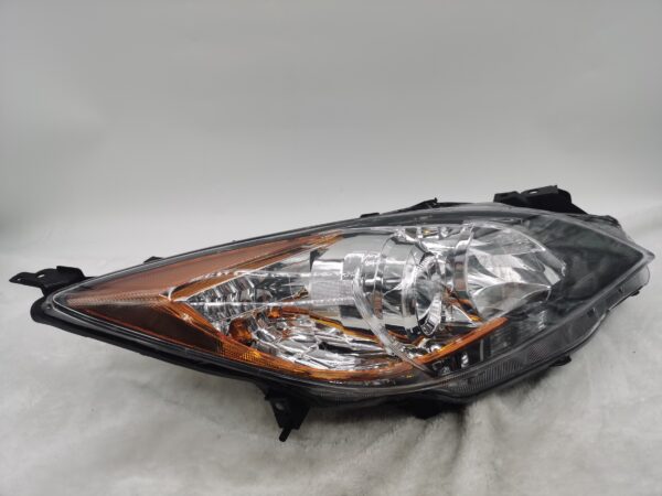 MAZDA 3 2010-2013 HALOGEN R.H.S HEADLIGHT ASSEMBLY