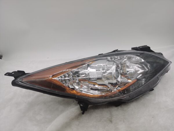 MAZDA 3 2010-2013 HALOGEN R.H.S HEADLIGHT ASSEMBLY